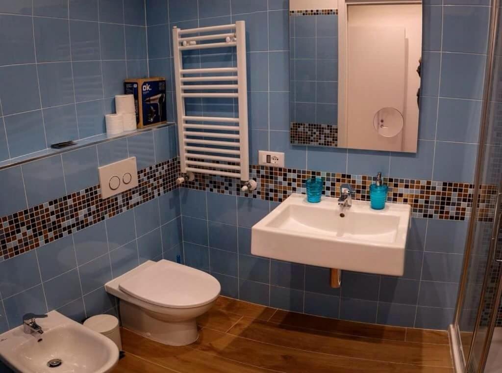 One-Bedroom Apartment - Photo 11
