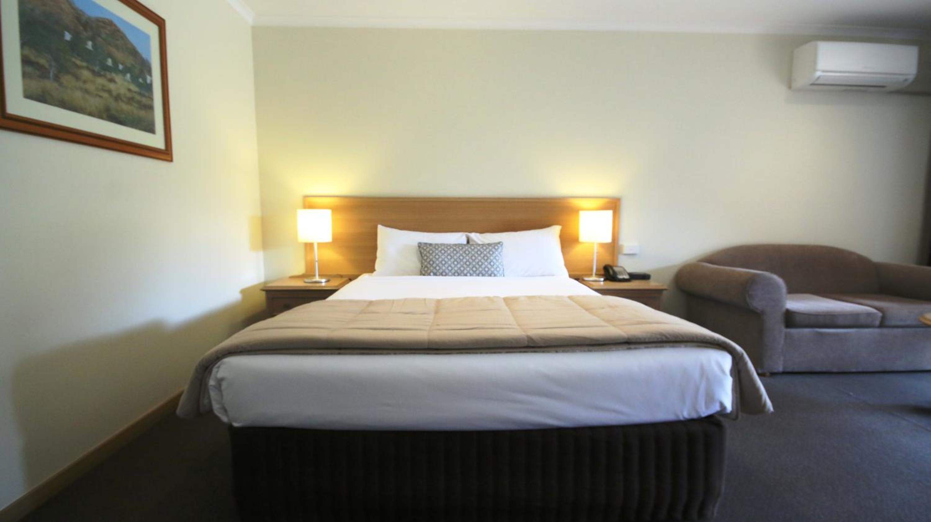 Queen Room - Photo 6