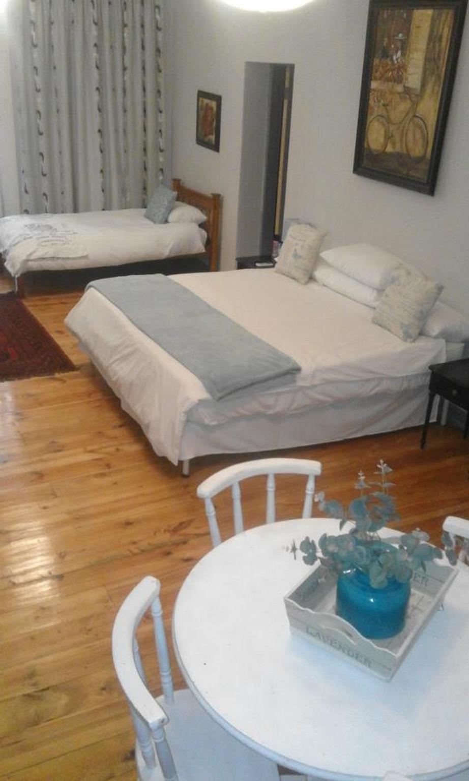 Deluxe Family Suite - Photo 5