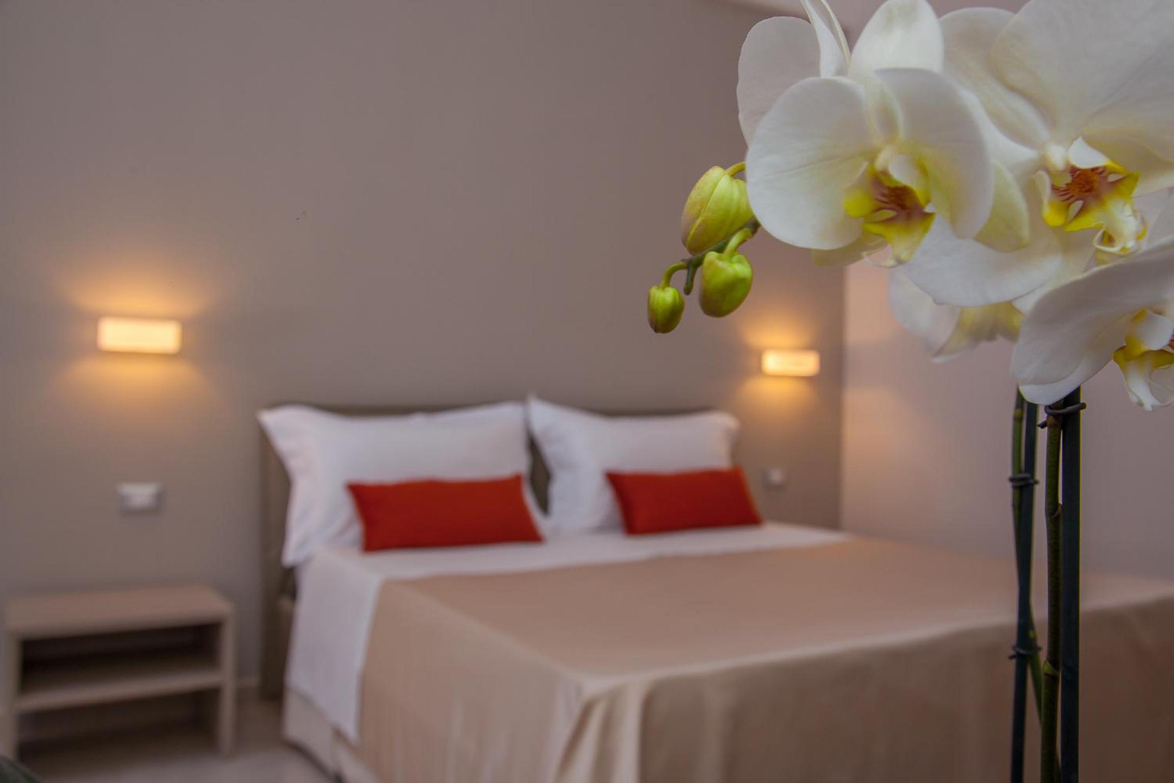 Double Room with Private Bathroom - Photo 22