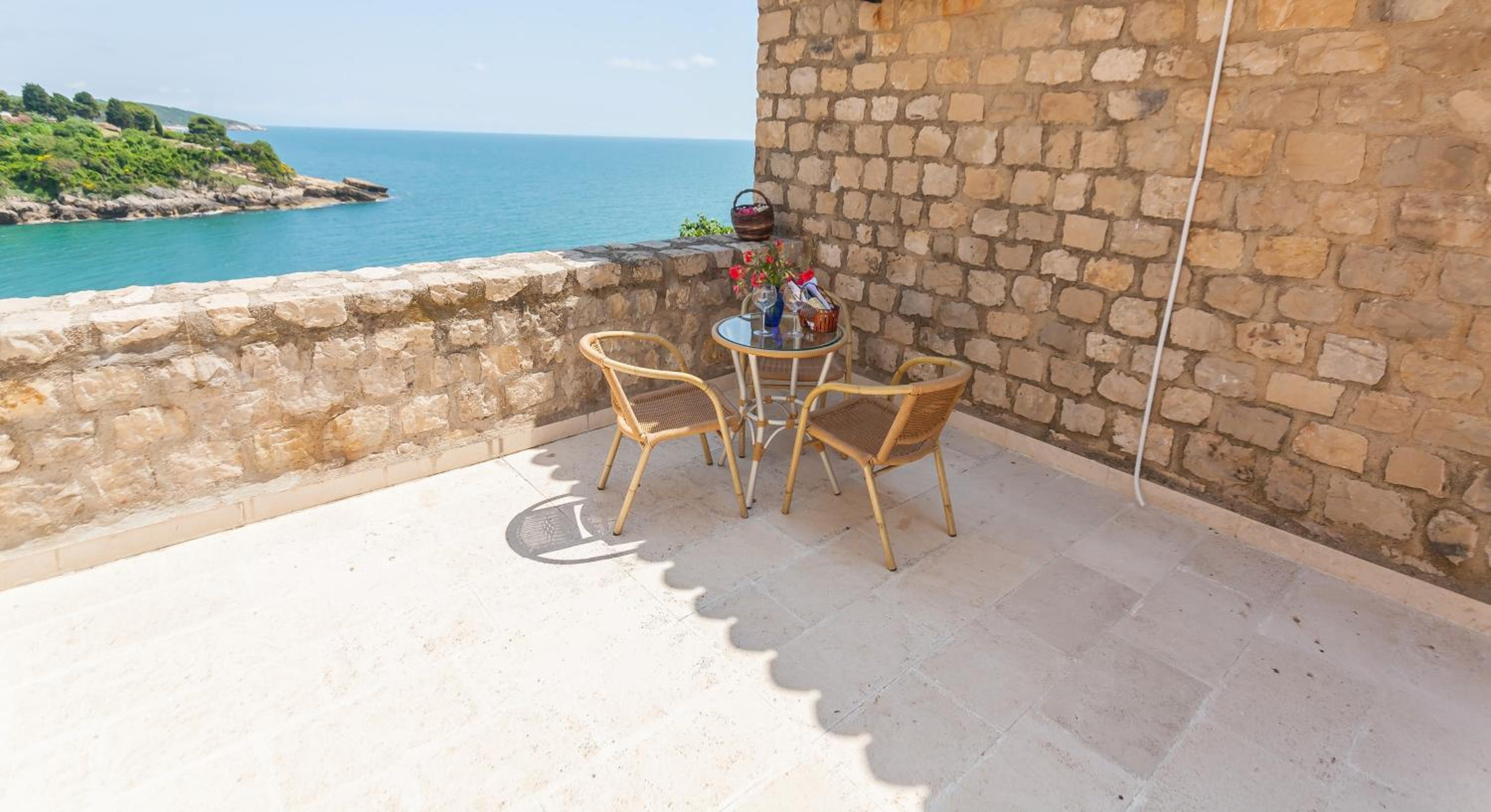 Two-Bedroom Apartment with Terrace and Sea View photo 2