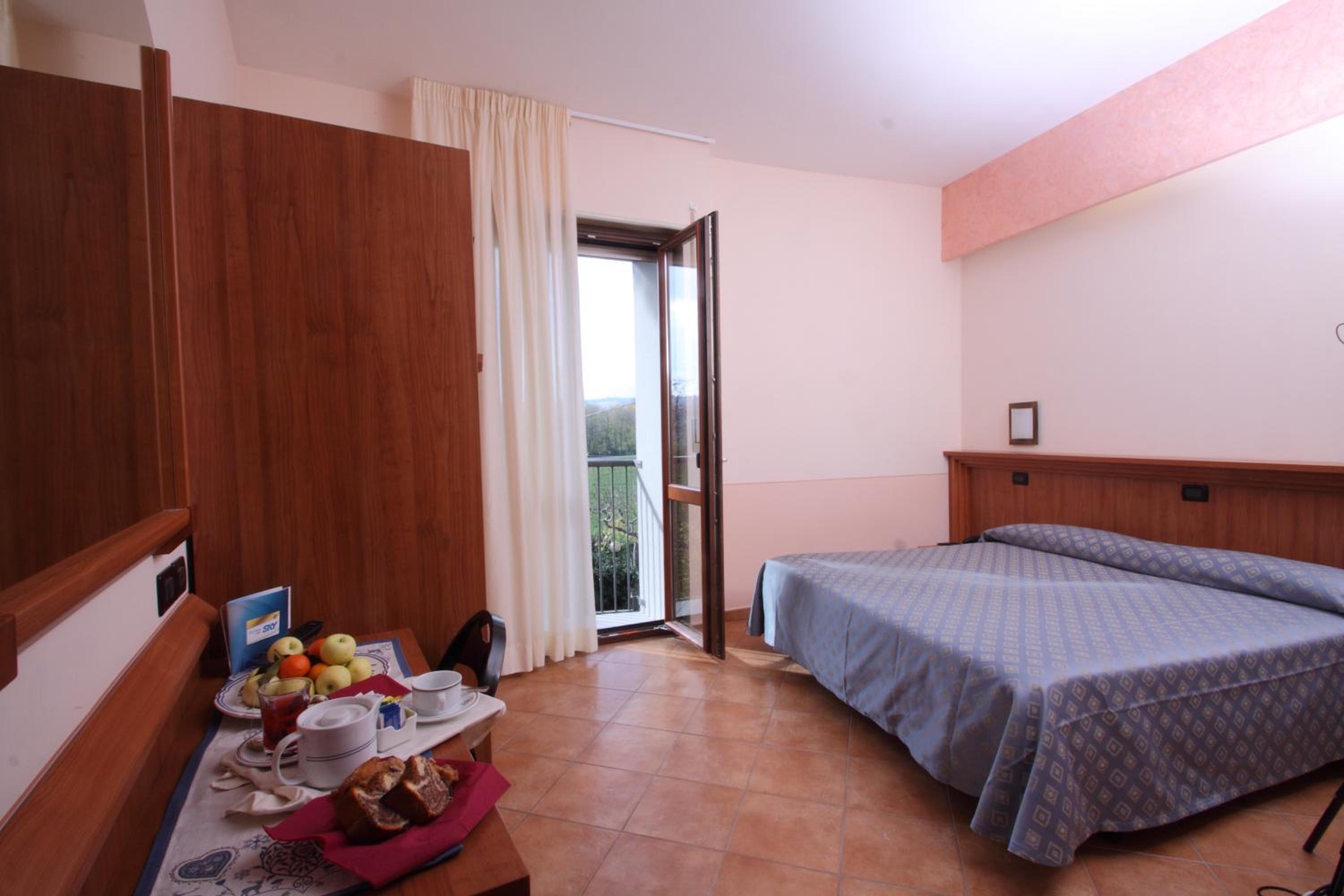 Double or Twin Room with Private Bathroom - Photo 1