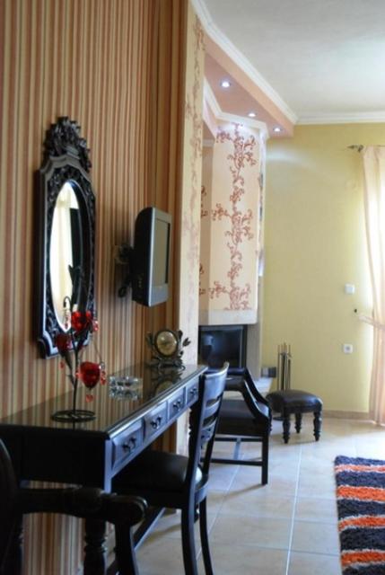 Double or Twin Room - Photo 12