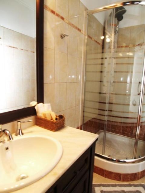 Double or Twin Room - Photo 2