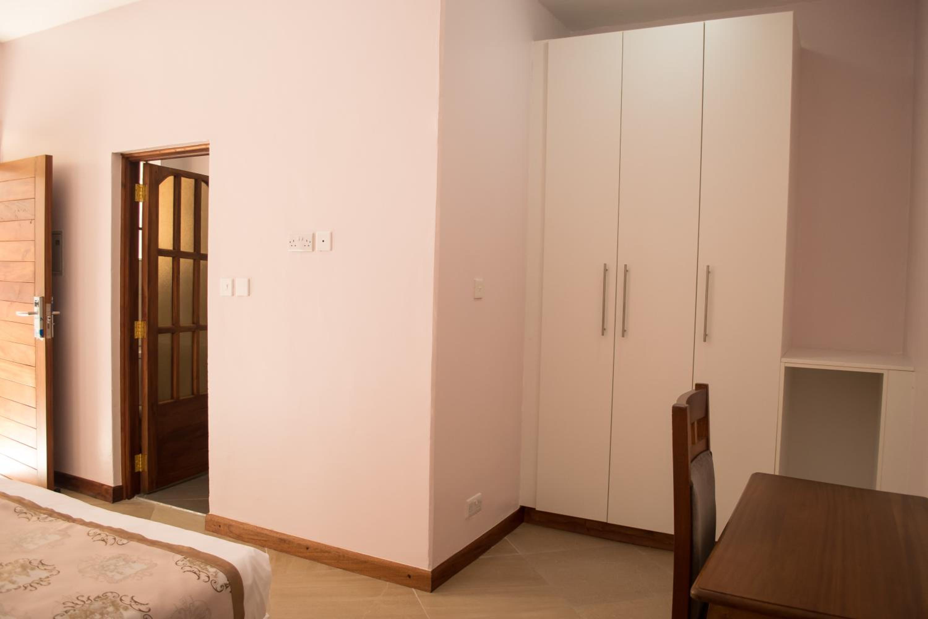 Double Room with Garden View - Photo 20