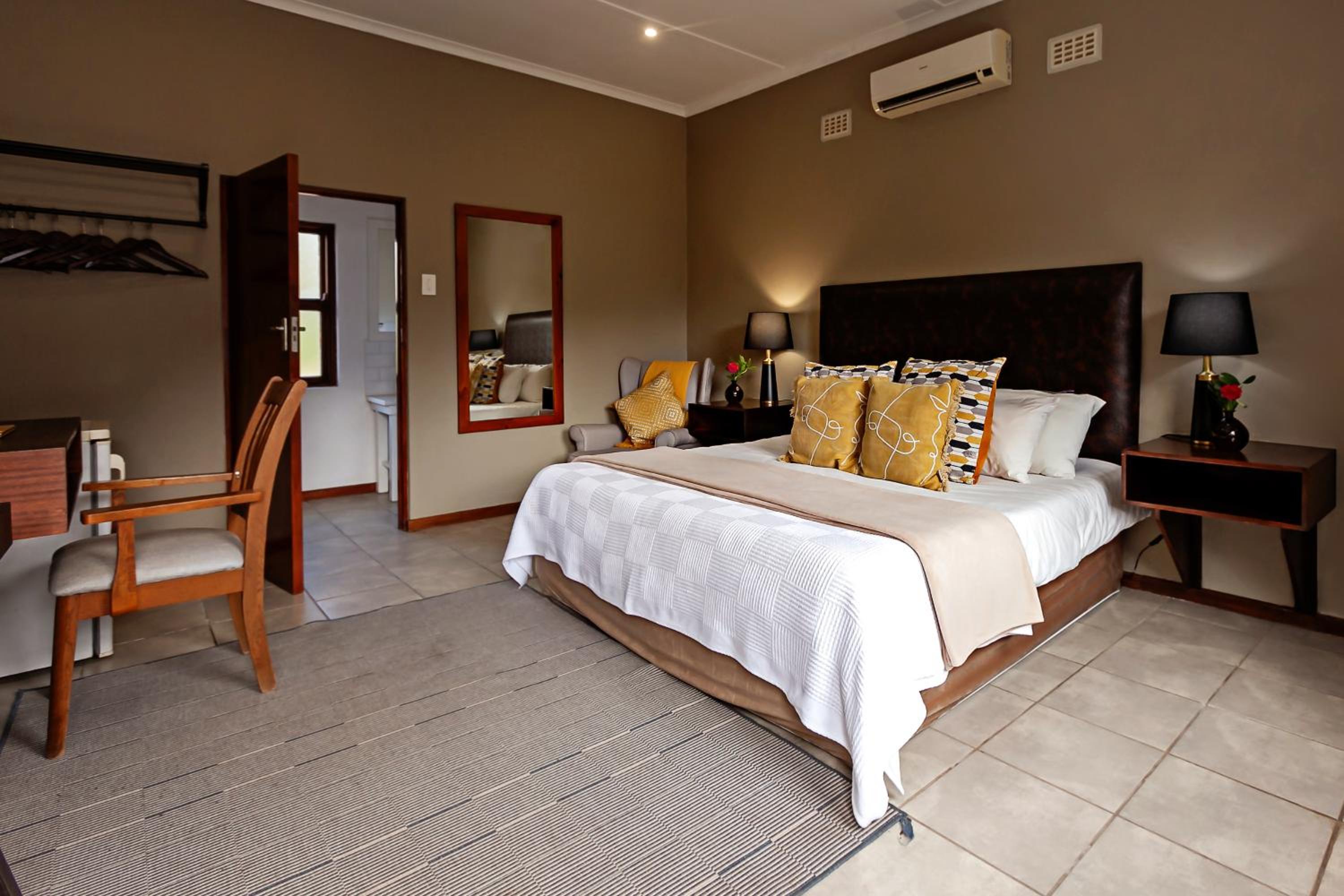 Twin Room - Photo 3
