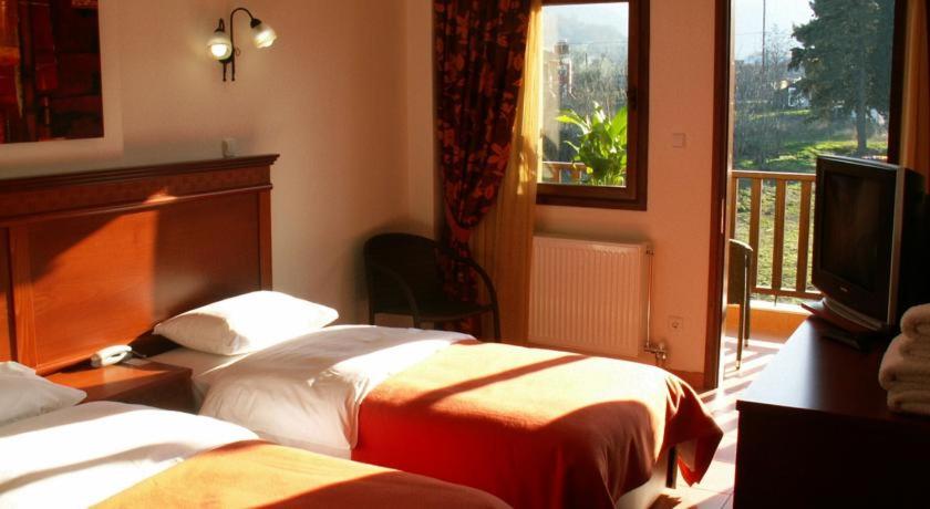 Economy Double Room photo 2