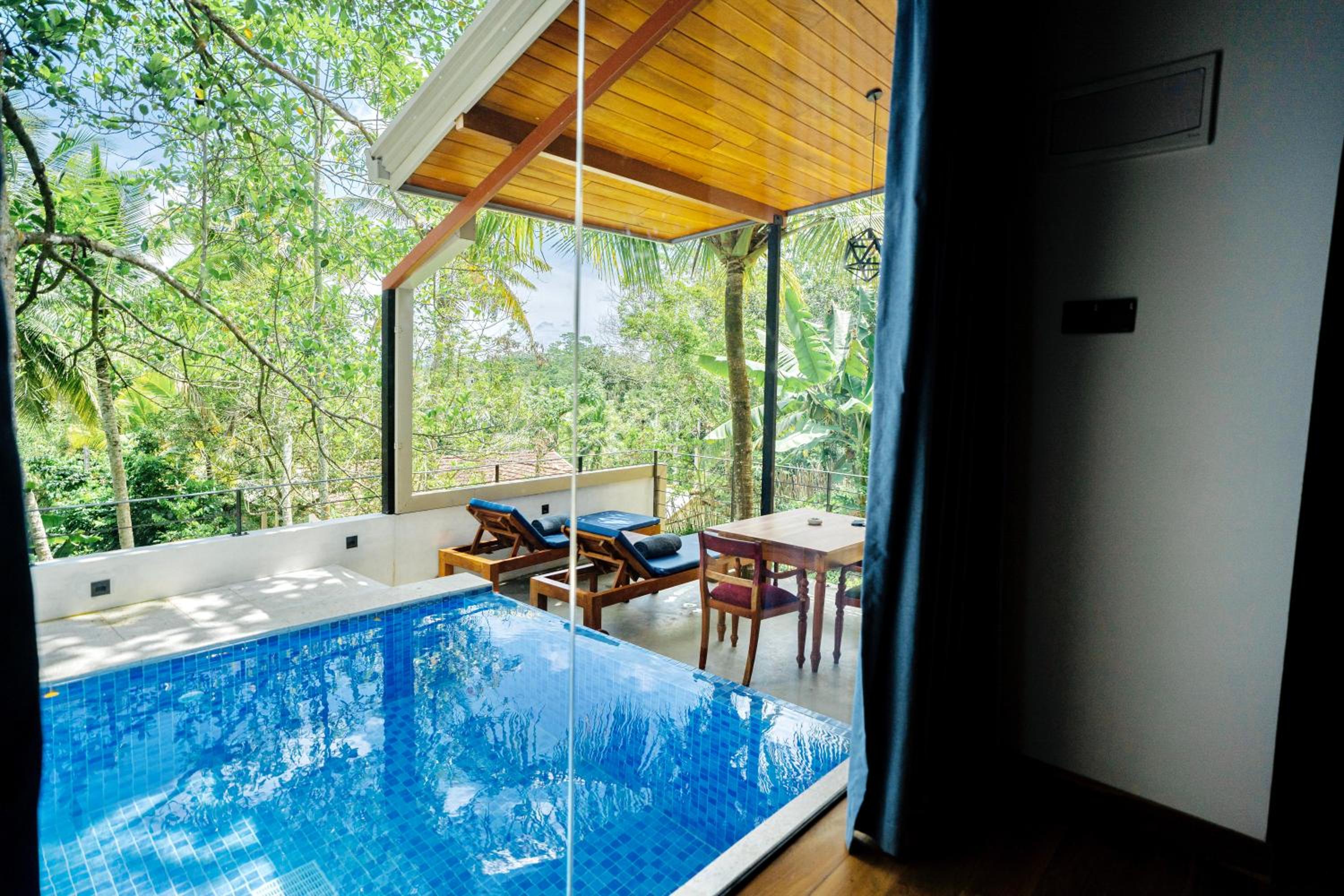 One-Bedroom Family Villa with Plunge Pool & Jacuzzi Seats