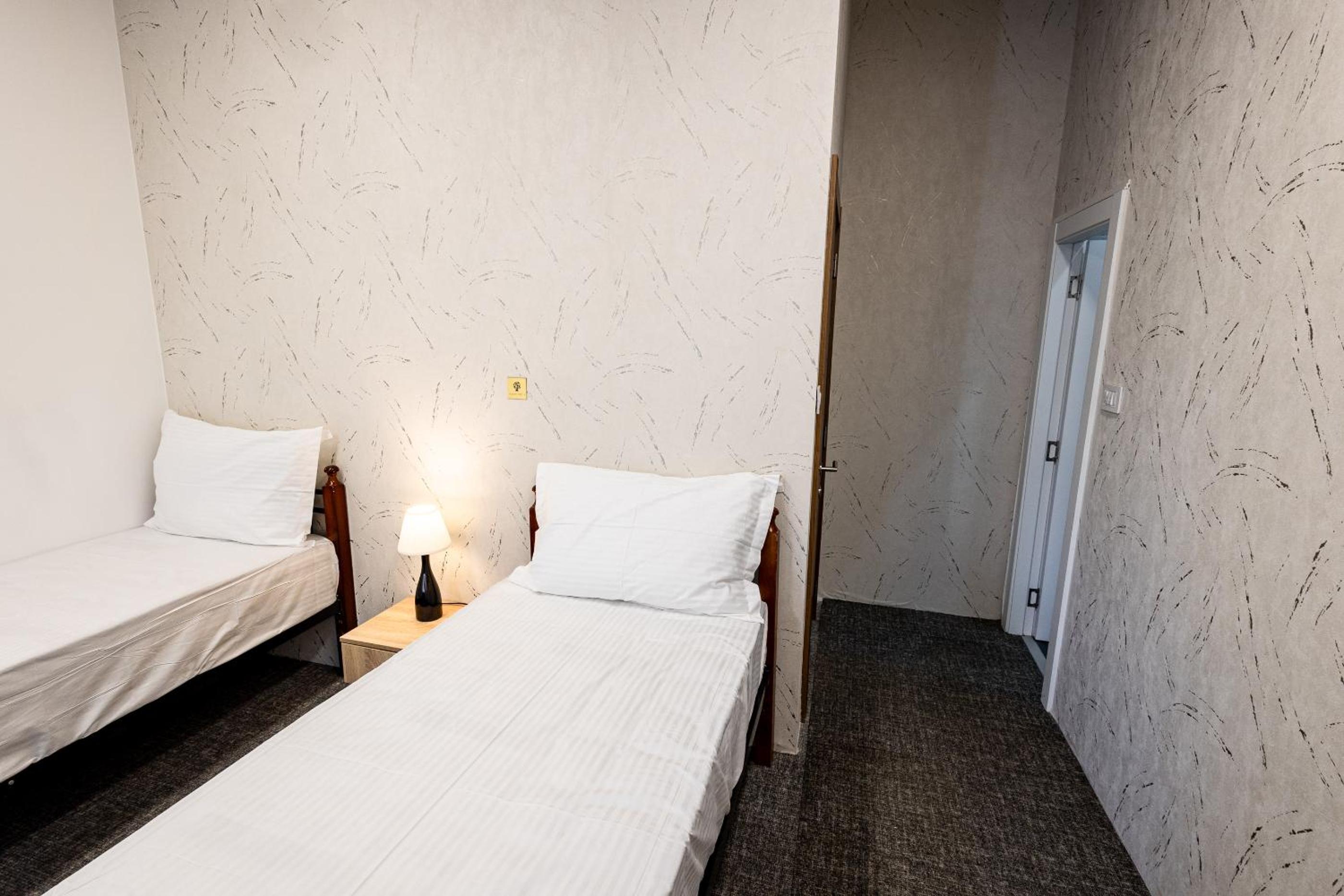 Deluxe Double Room (2 Adults + 1 Child) photo 3