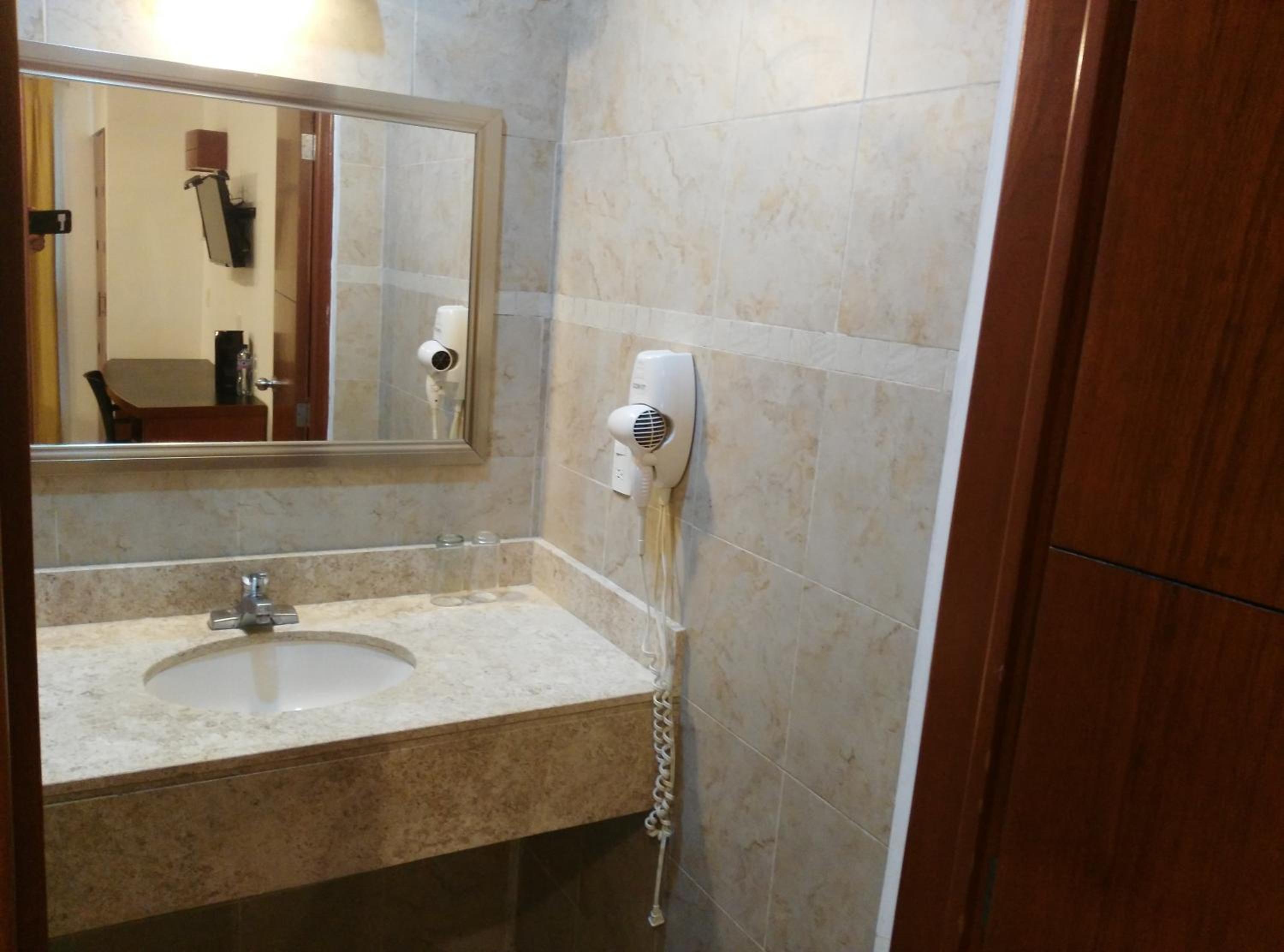 Standard Double Room with Two Double Beds - Photo 4