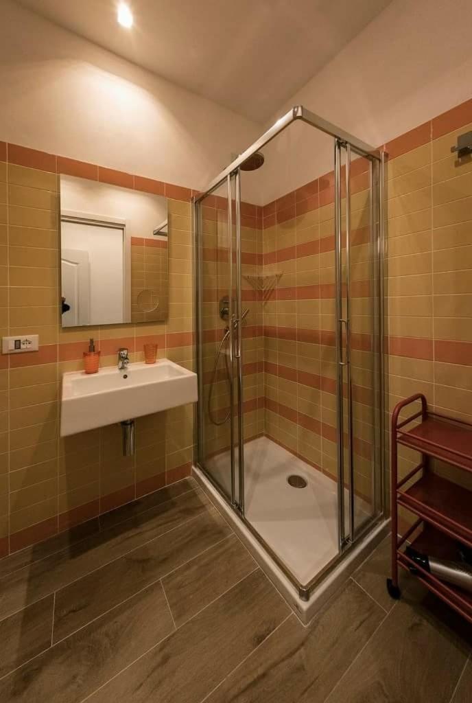 Double Room with Private Bathroom - Photo 7