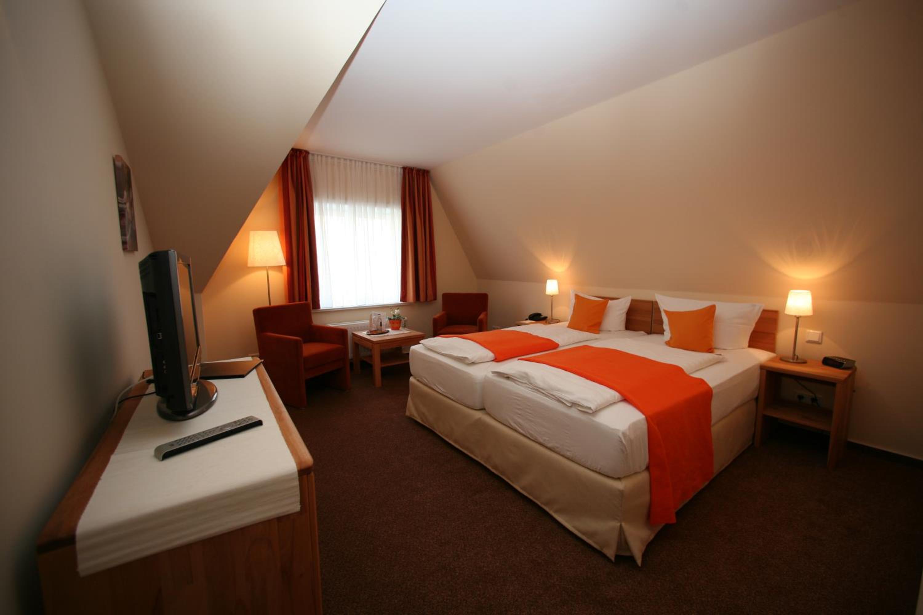 Comfort Double Room thumbnail 6