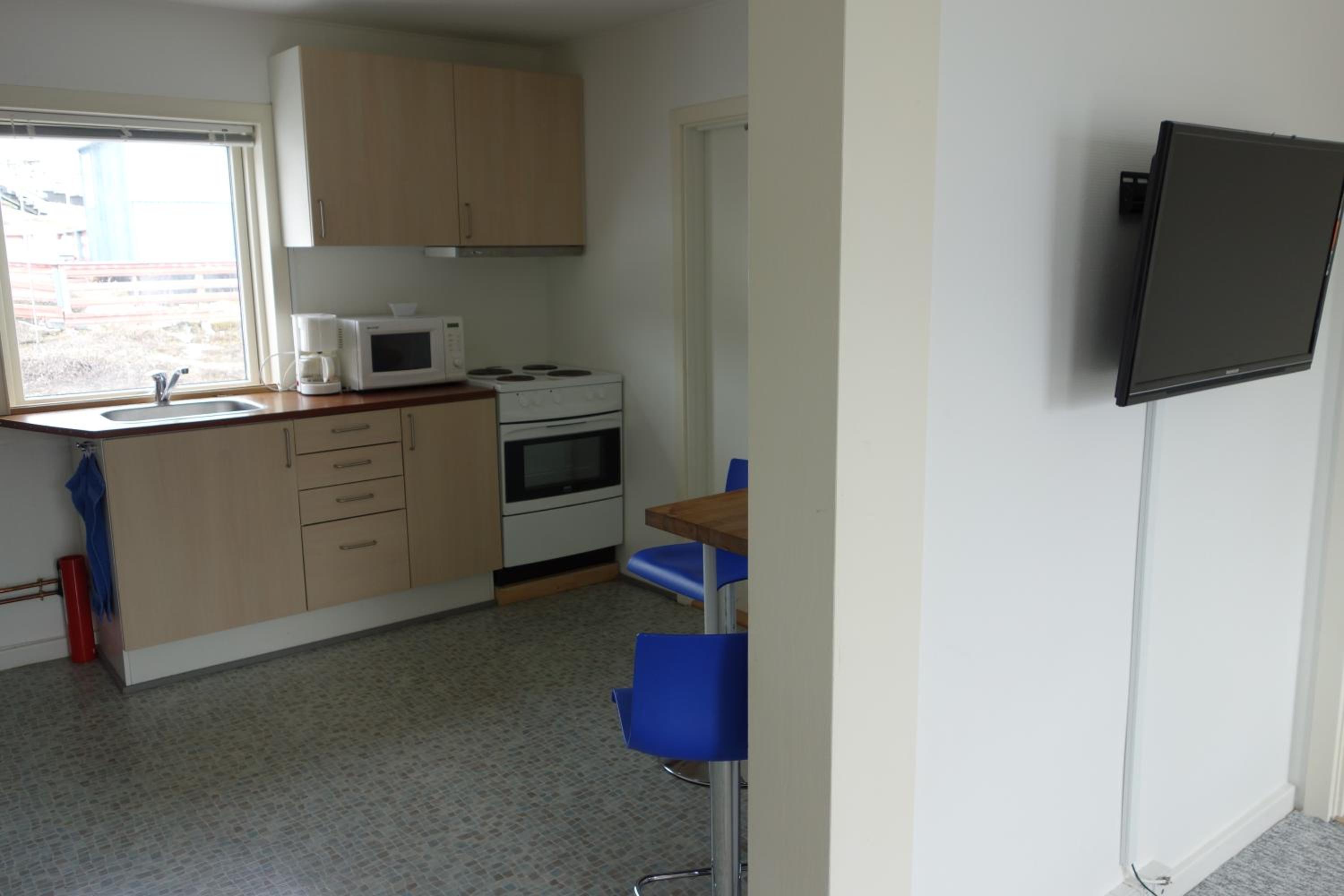 Single Room with Shared Shower and Toilet photo 3