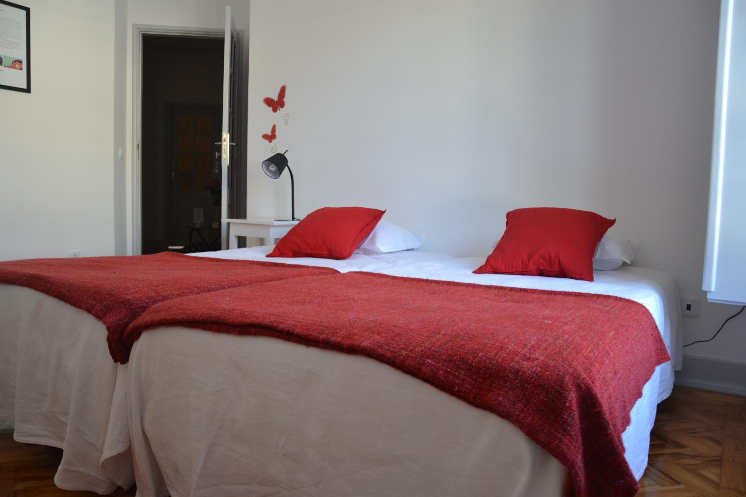 Quadruple Room with Private Bathroom - Photo 1