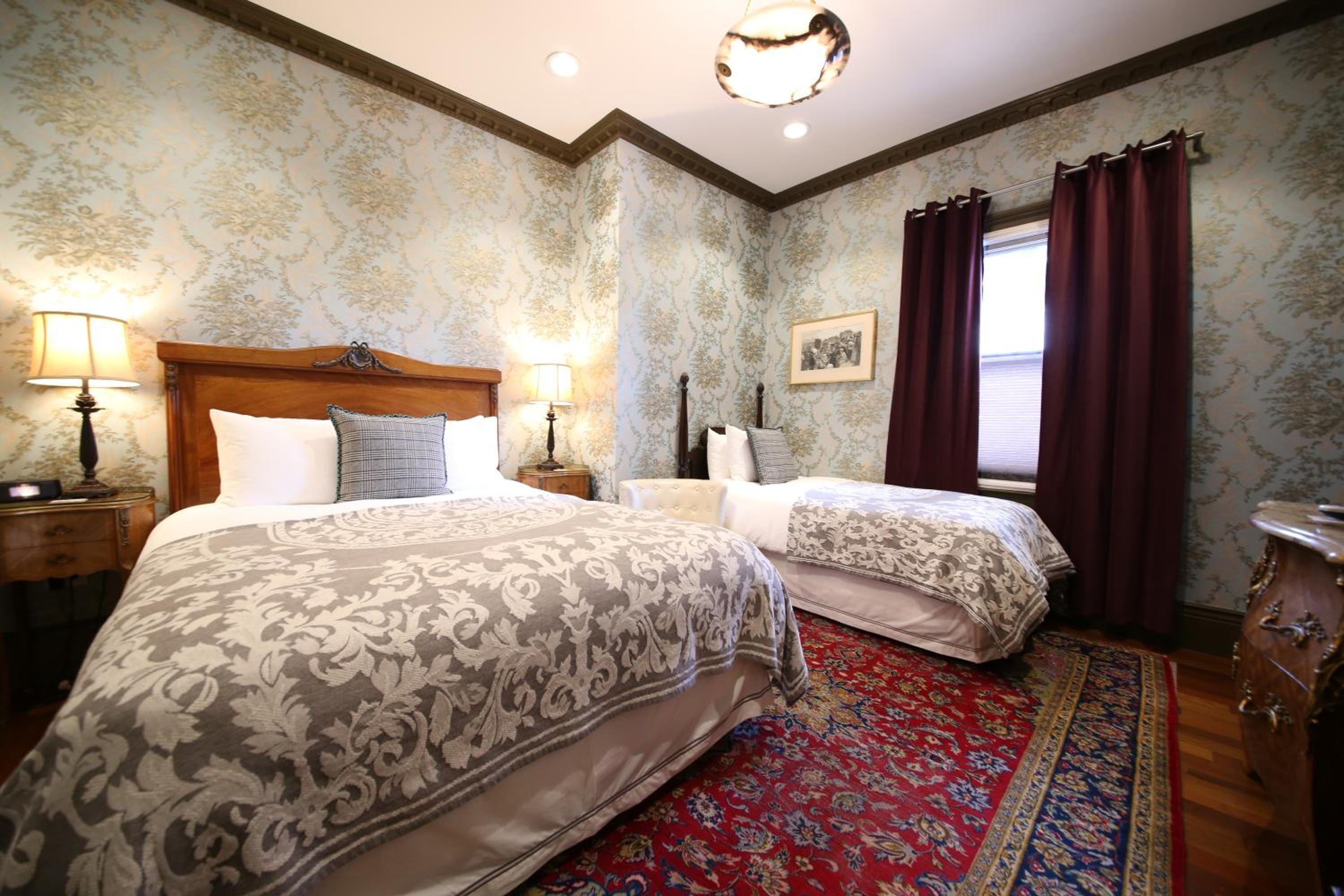 Queen Room - Photo 2