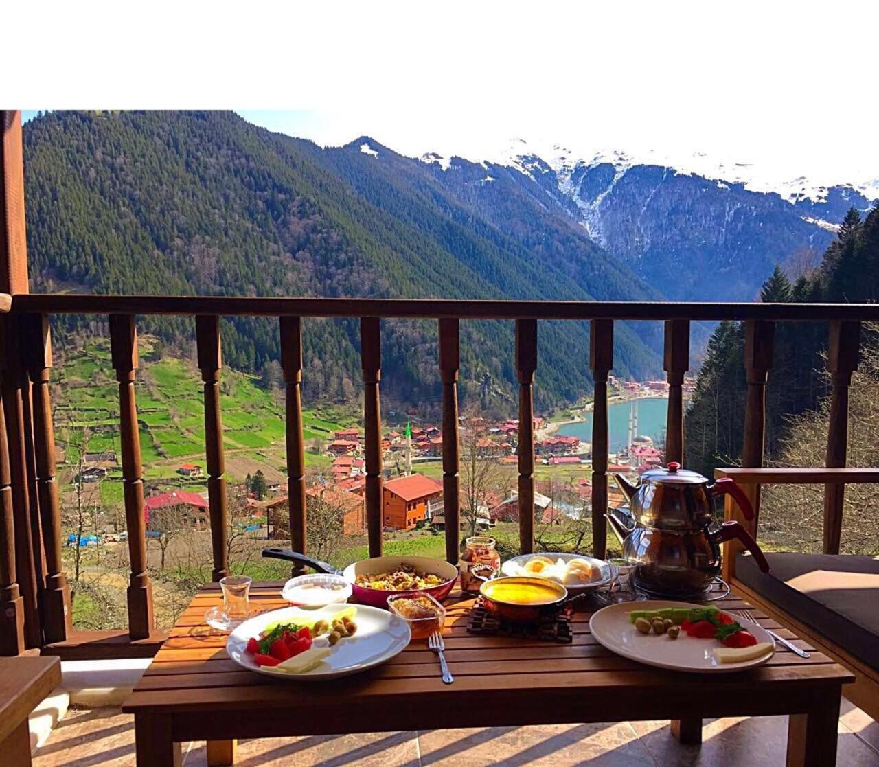 One-Bedroom Apartment with Balcony and Lake View - Photo 8
