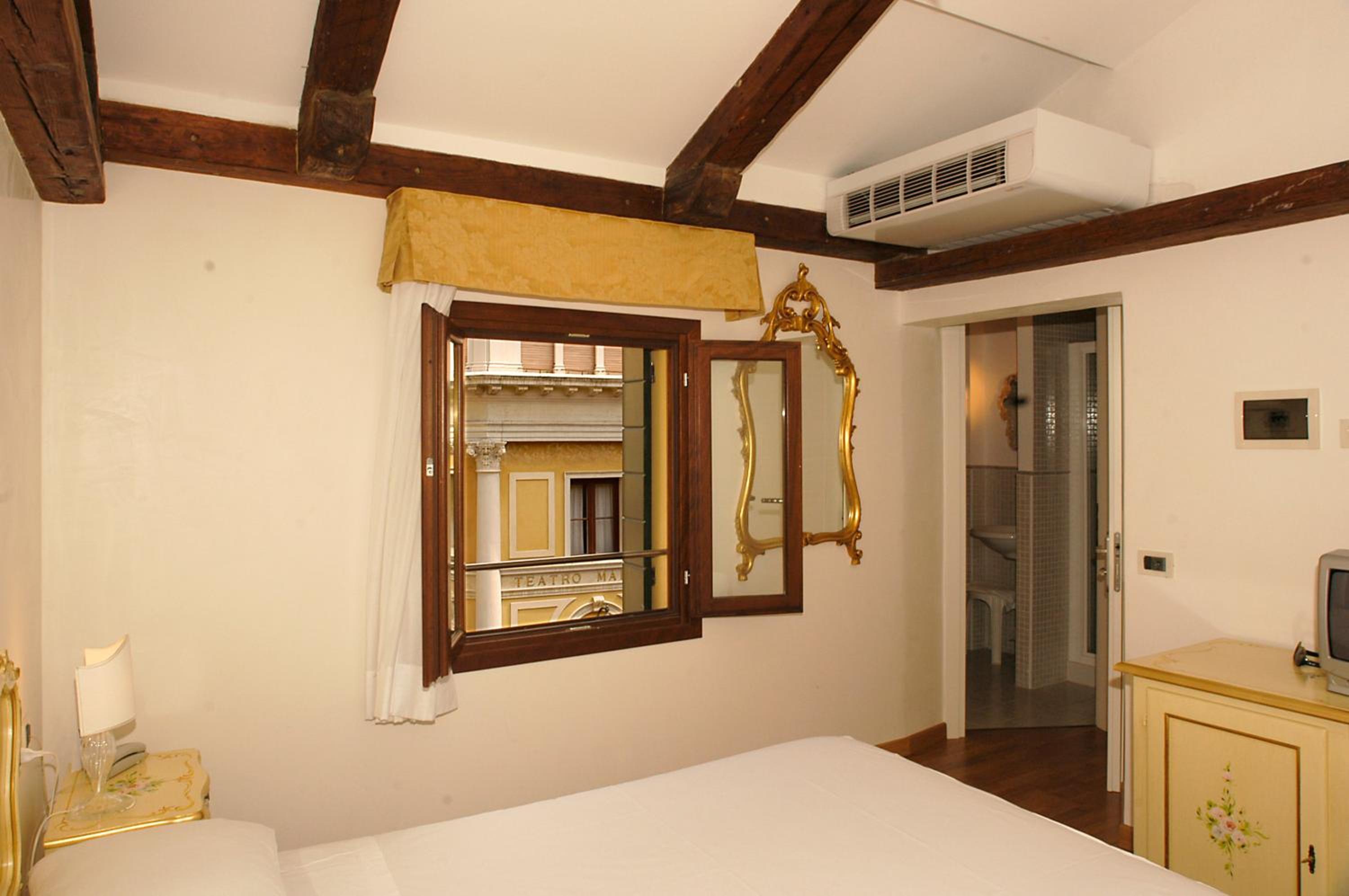 Superior Double or Twin Room photo 2