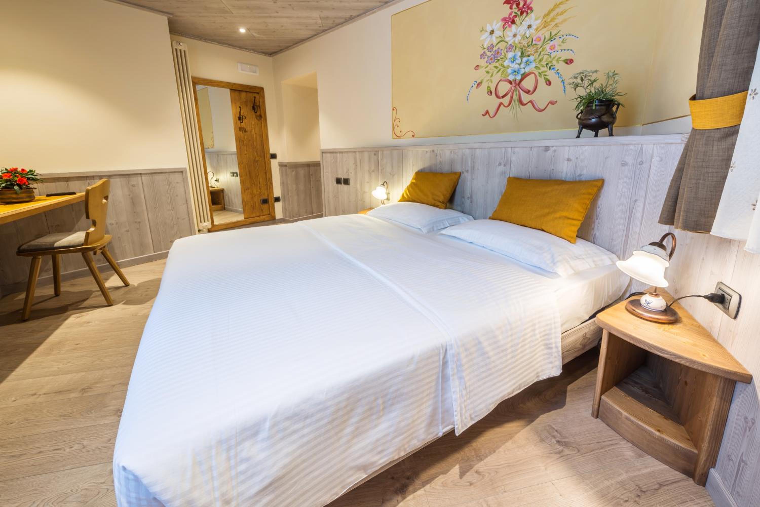 Deluxe Double or Twin Room - Photo 7