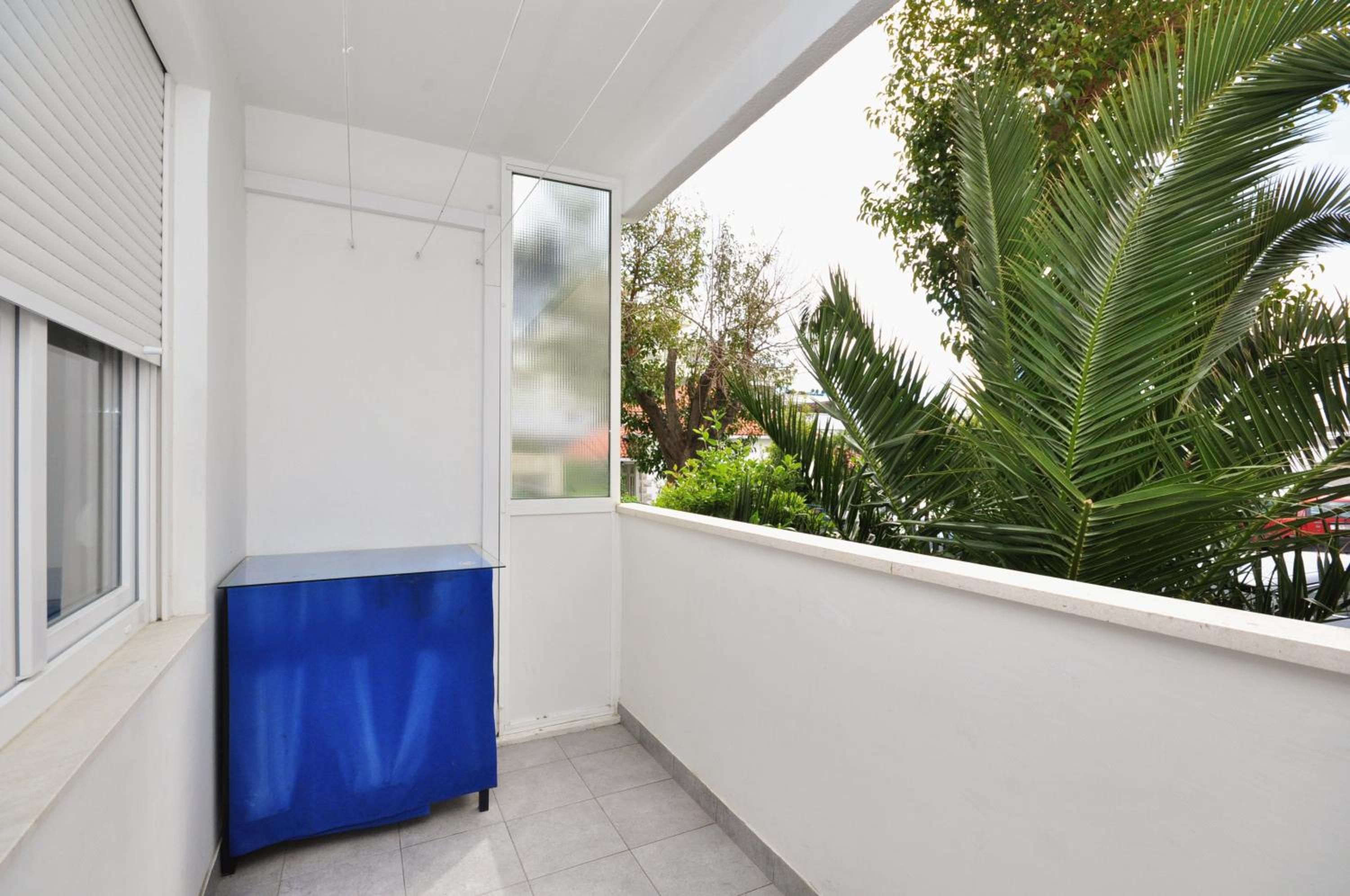 Apartment with Terrace - Photo 8