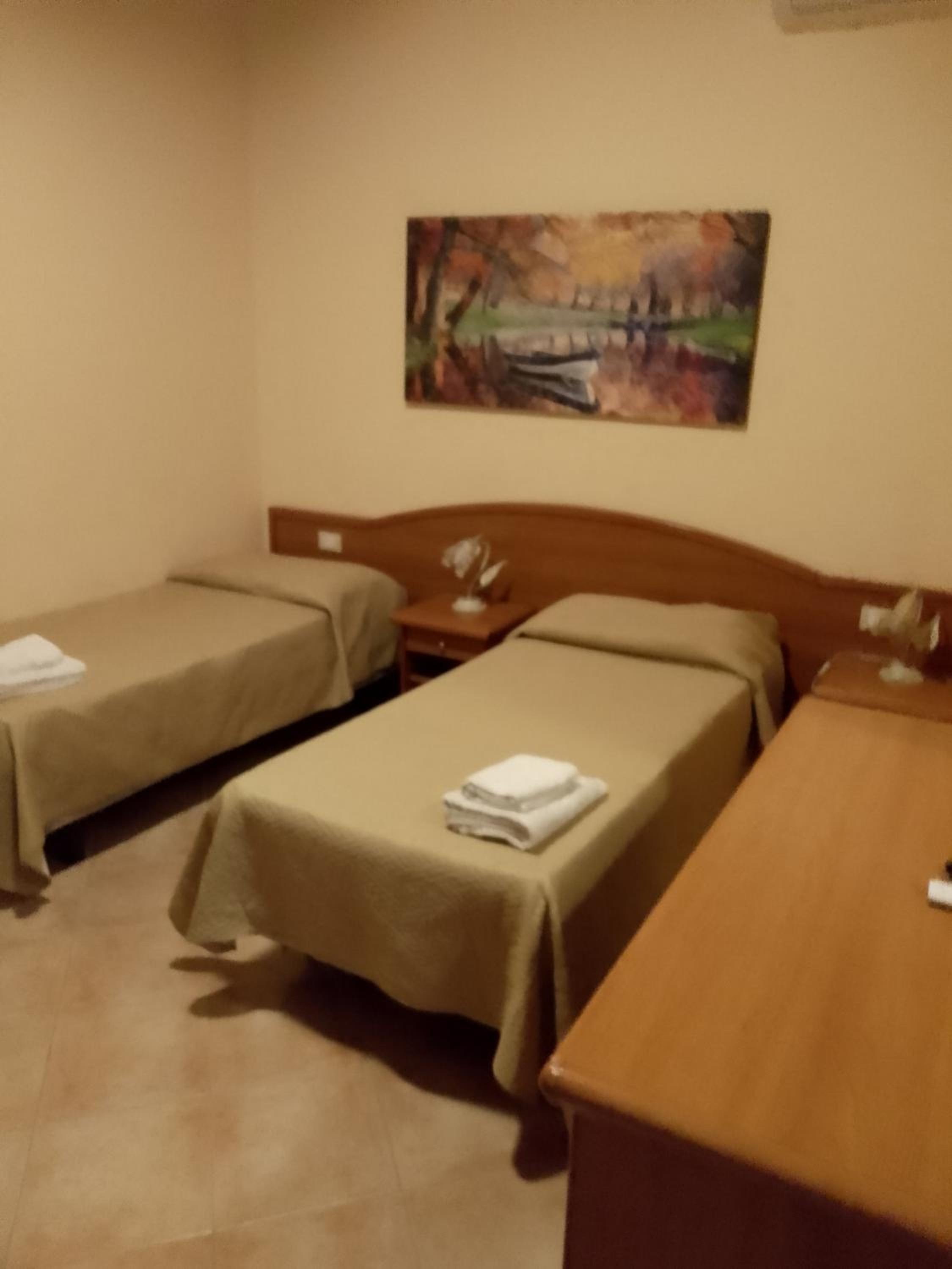 Basic Triple Room photo 2