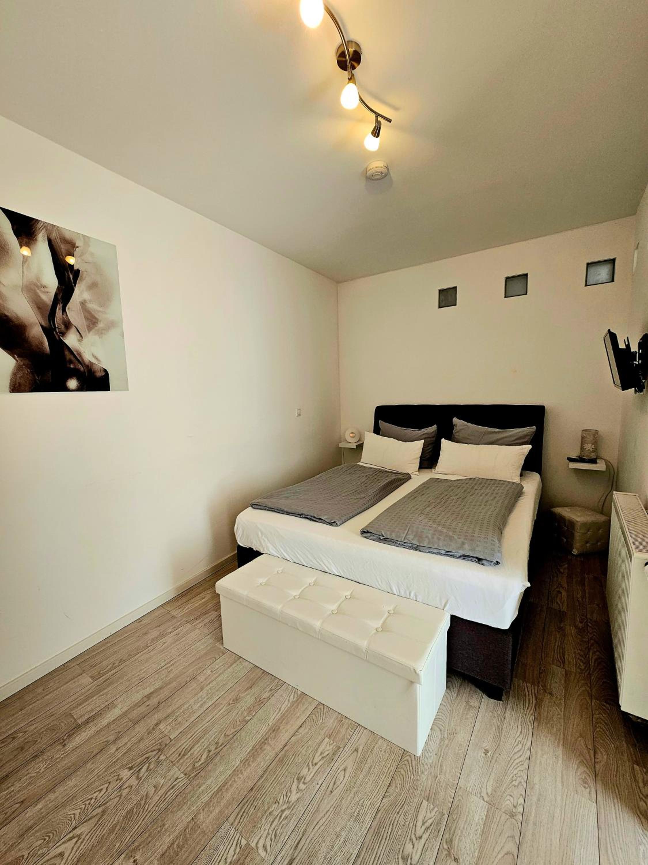 Studio Apartment (2 Adults)