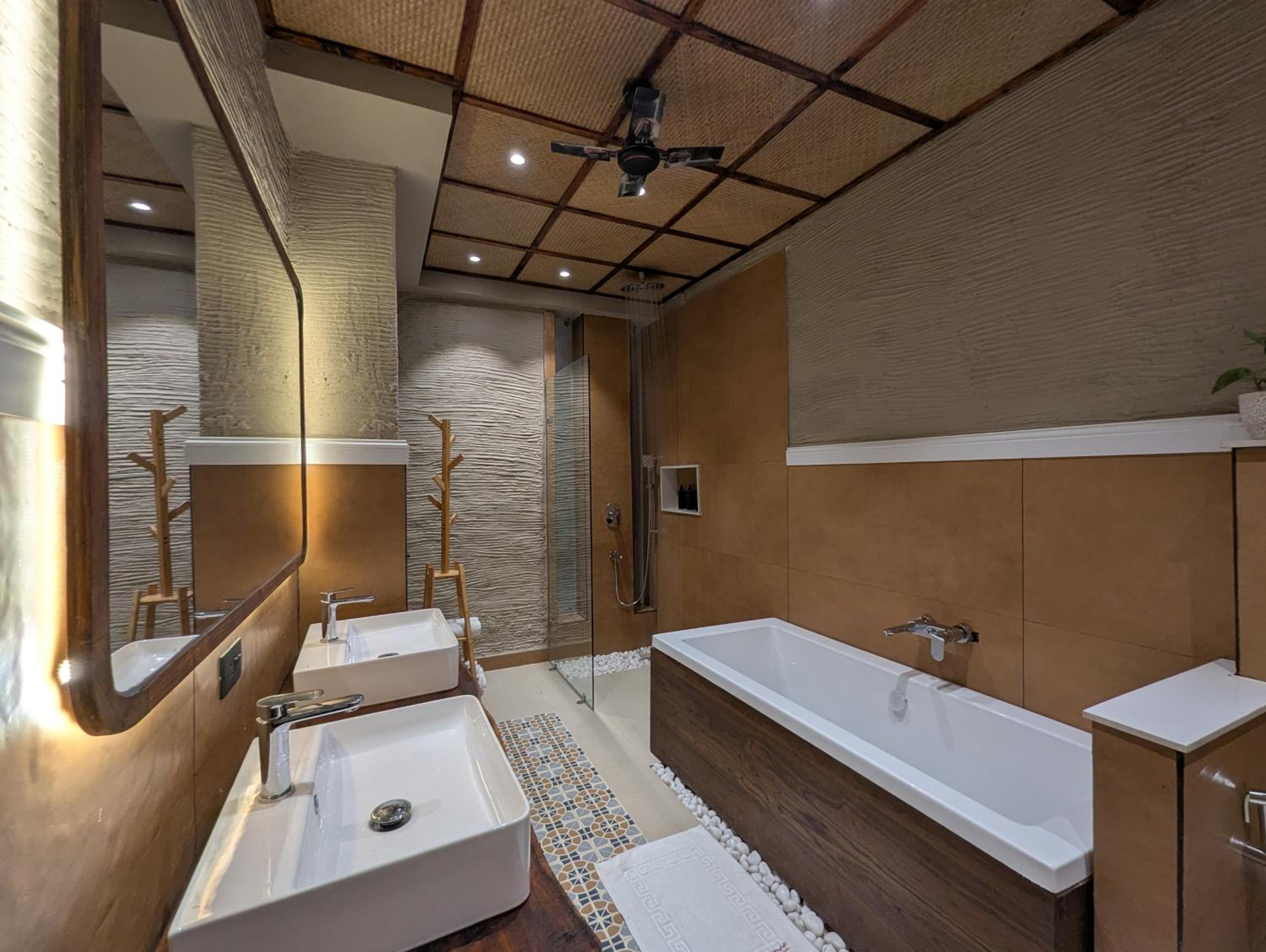Deluxe Double Room with Balcony photo 2