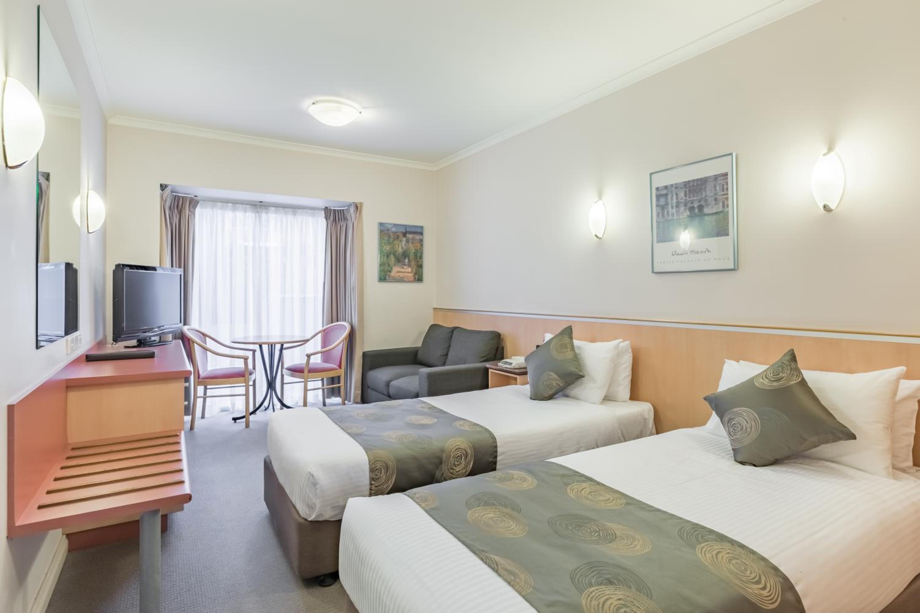 Twin Room - Photo 4