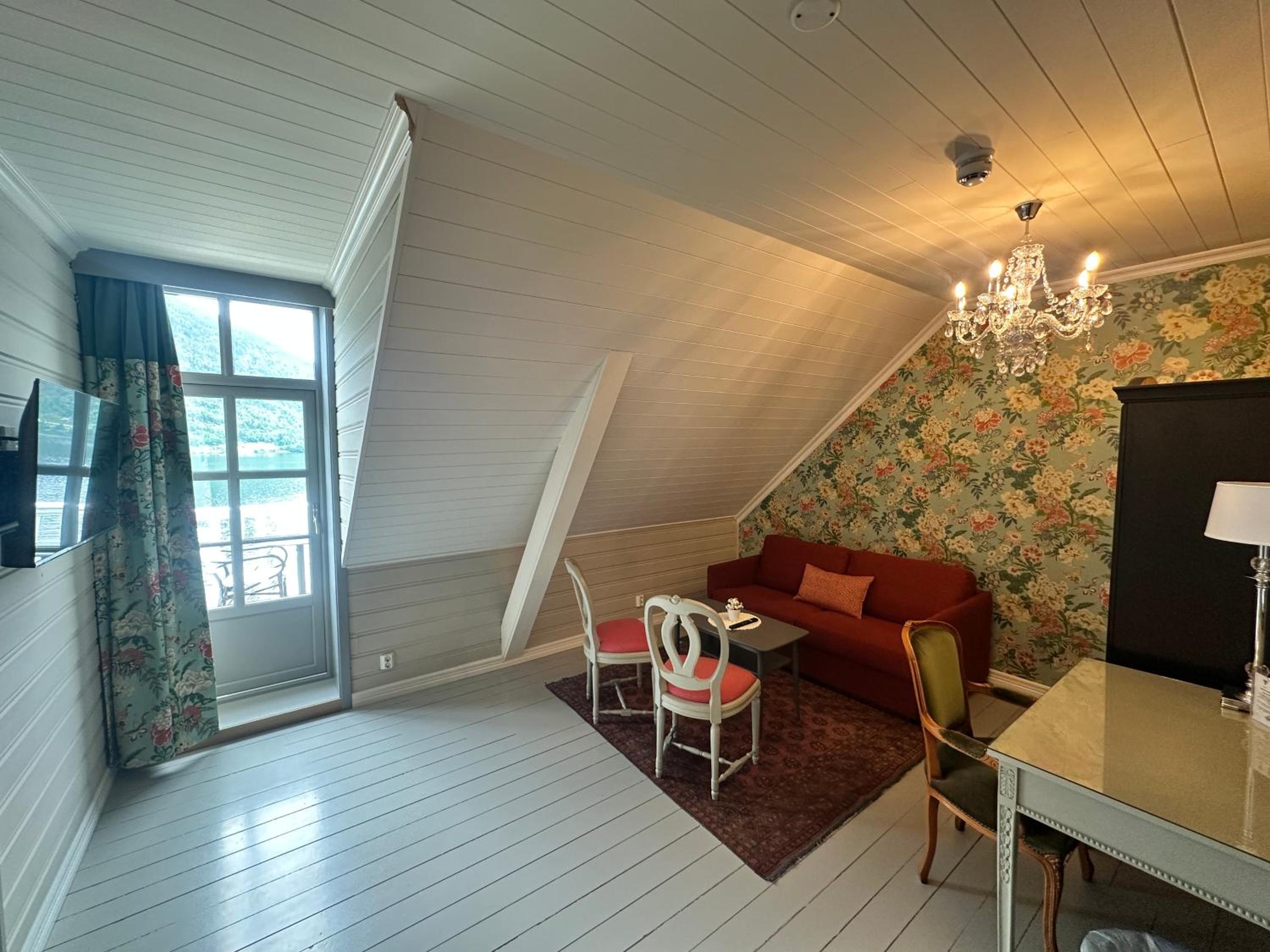 Historic Superior Room with Balcony and Fjord View  - Photo 6