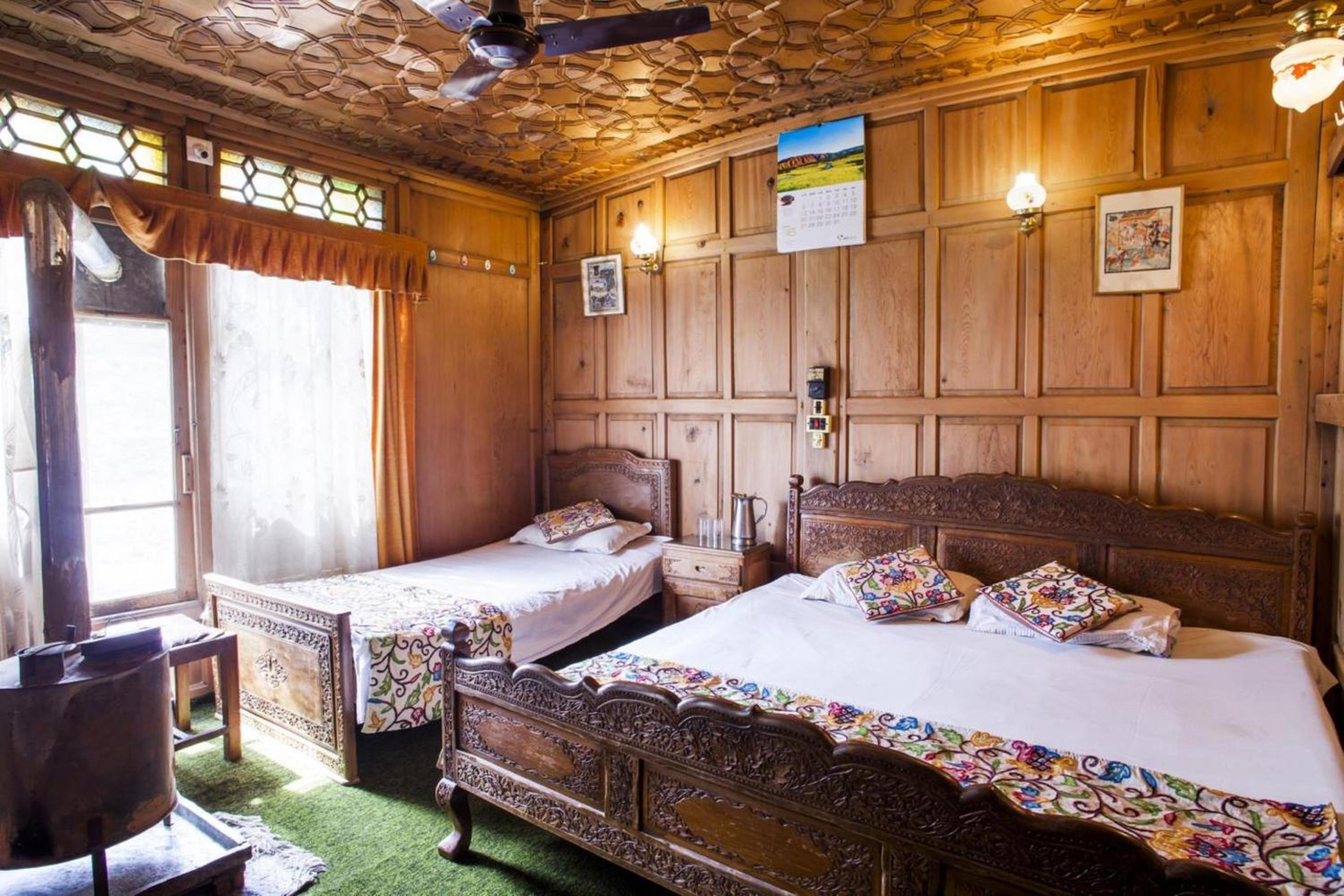 Deluxe Double Room - Photo 8