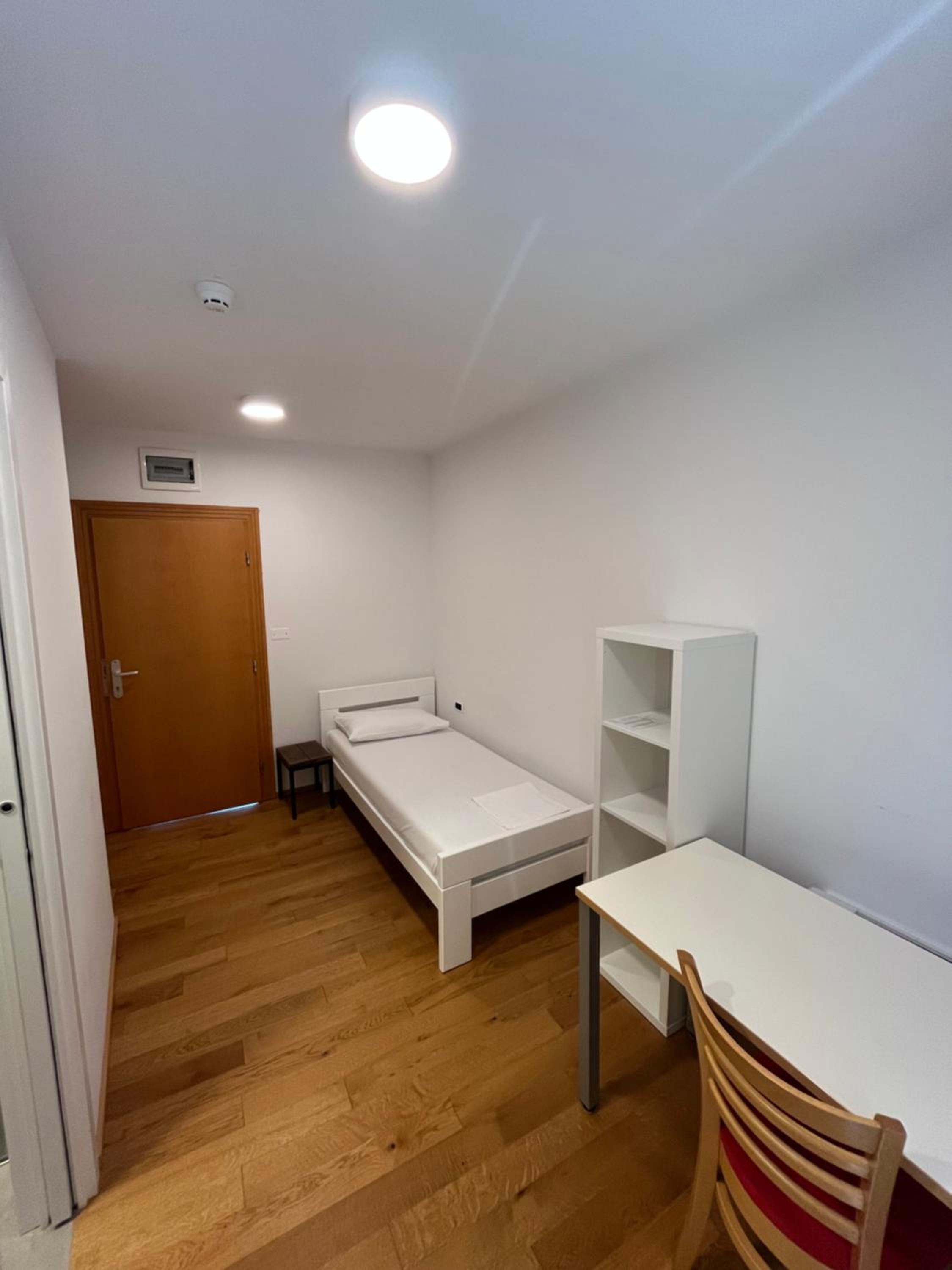 Economy Double Room photo 2