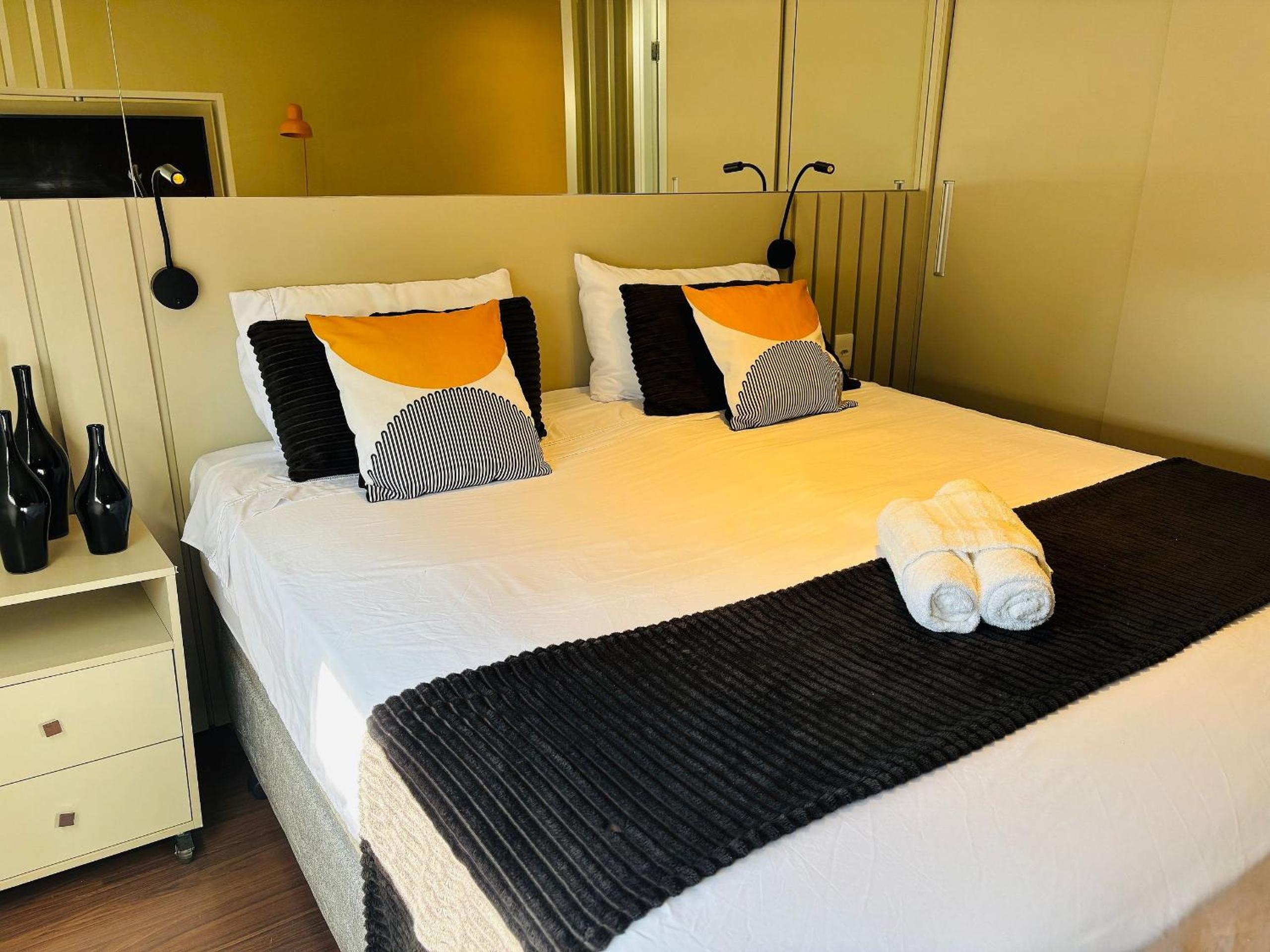 Deluxe Apartment