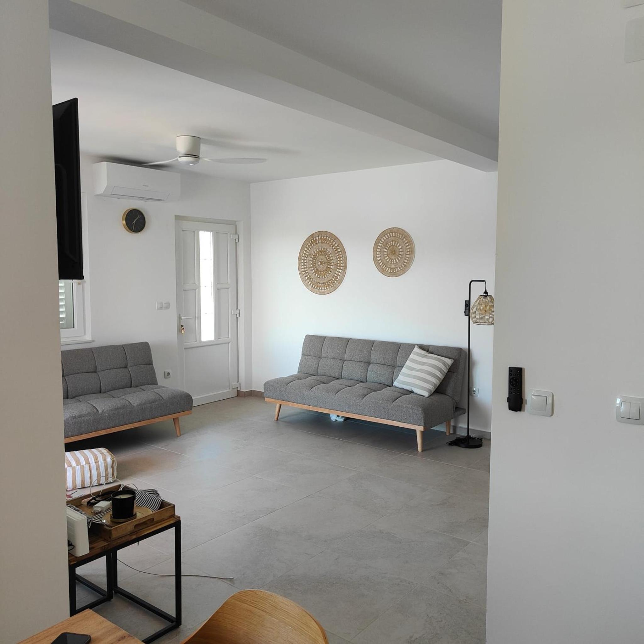 Apartment with Balcony photo 3
