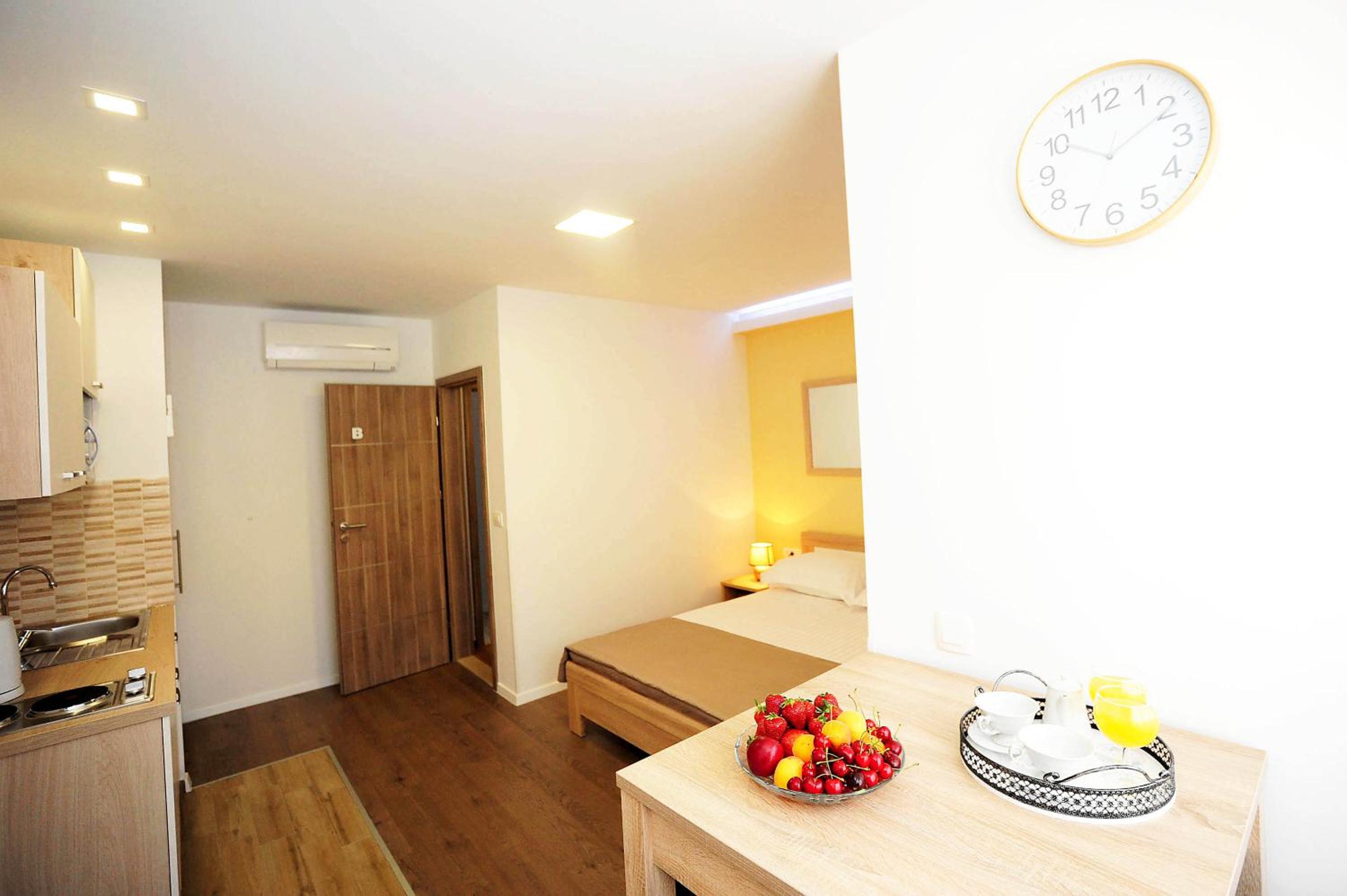 Studio Apartment - Photo 6