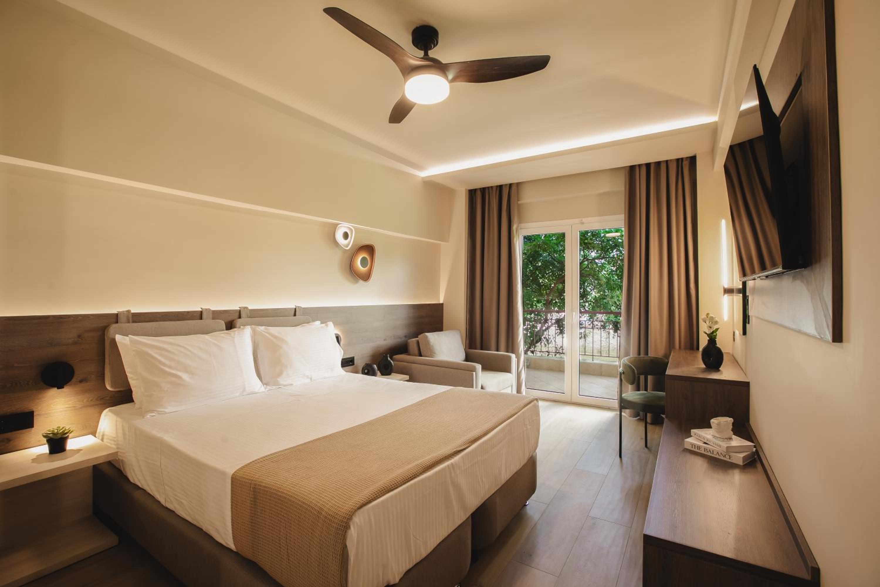 Deluxe Double or Twin Room - Photo 1