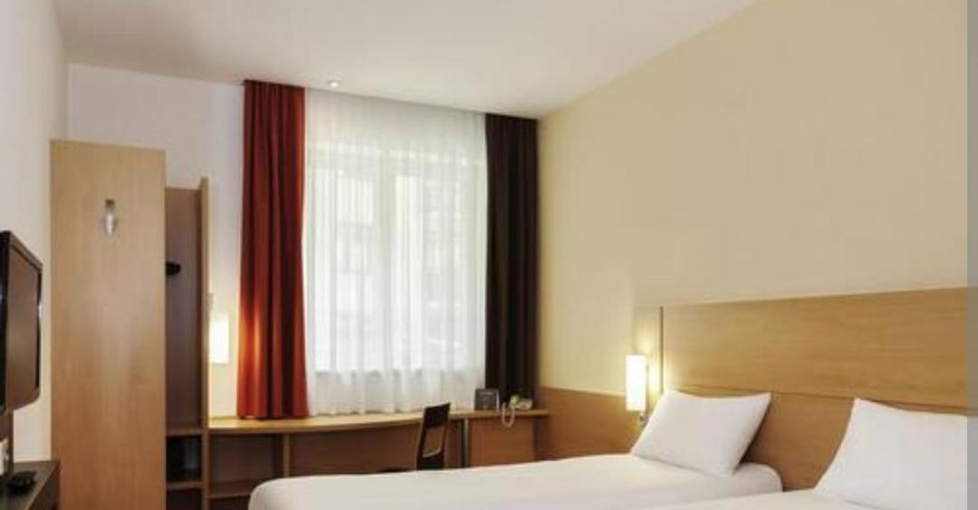 Deluxe Double Room With Bath photo 3