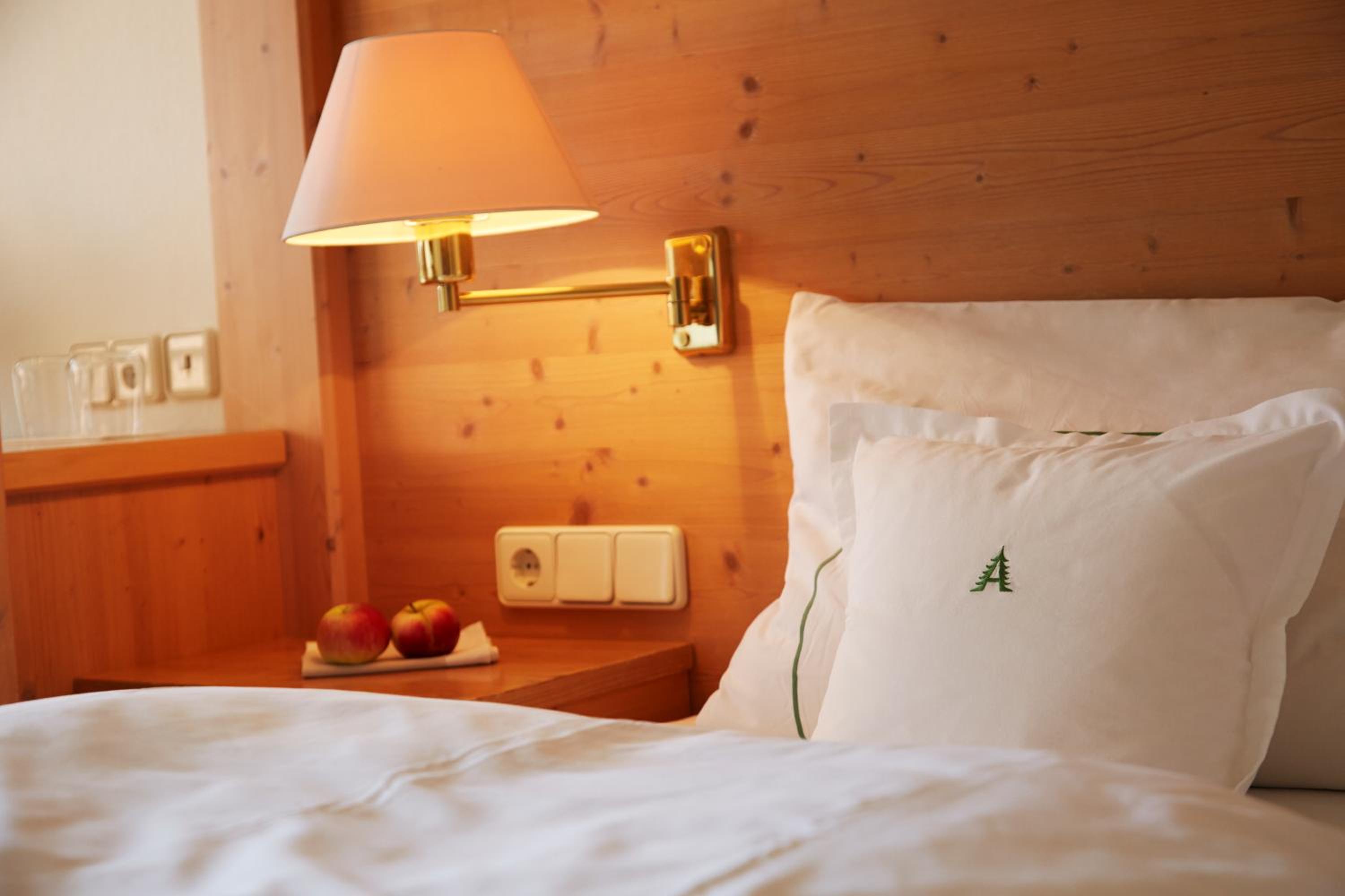 Landhauszimmer mit Südbalkon