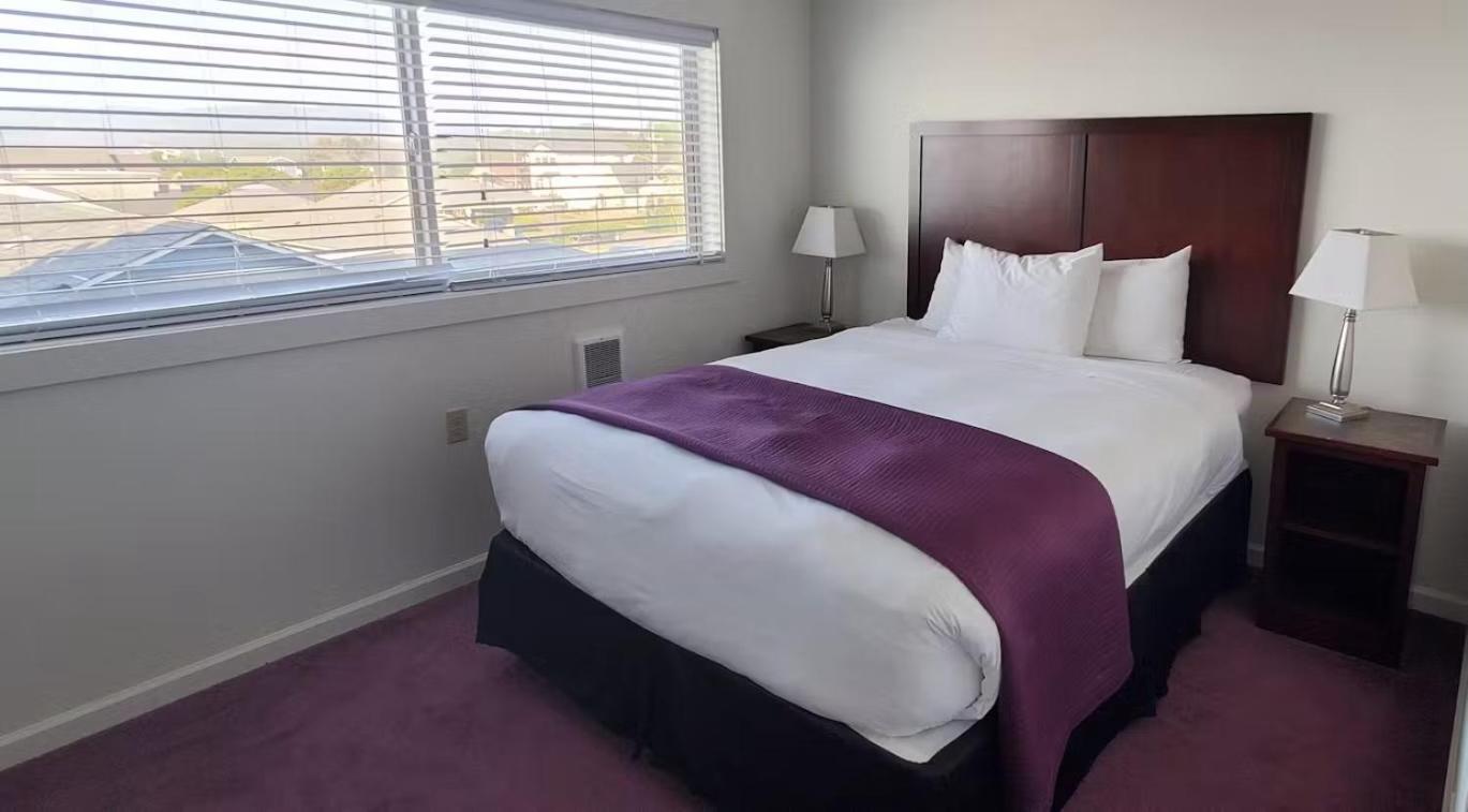  One Bedroom Oceanfront Suite with Balcony - Corner View photo 1