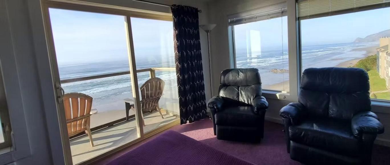  One Bedroom Oceanfront Suite with Balcony - Corner View photo 2