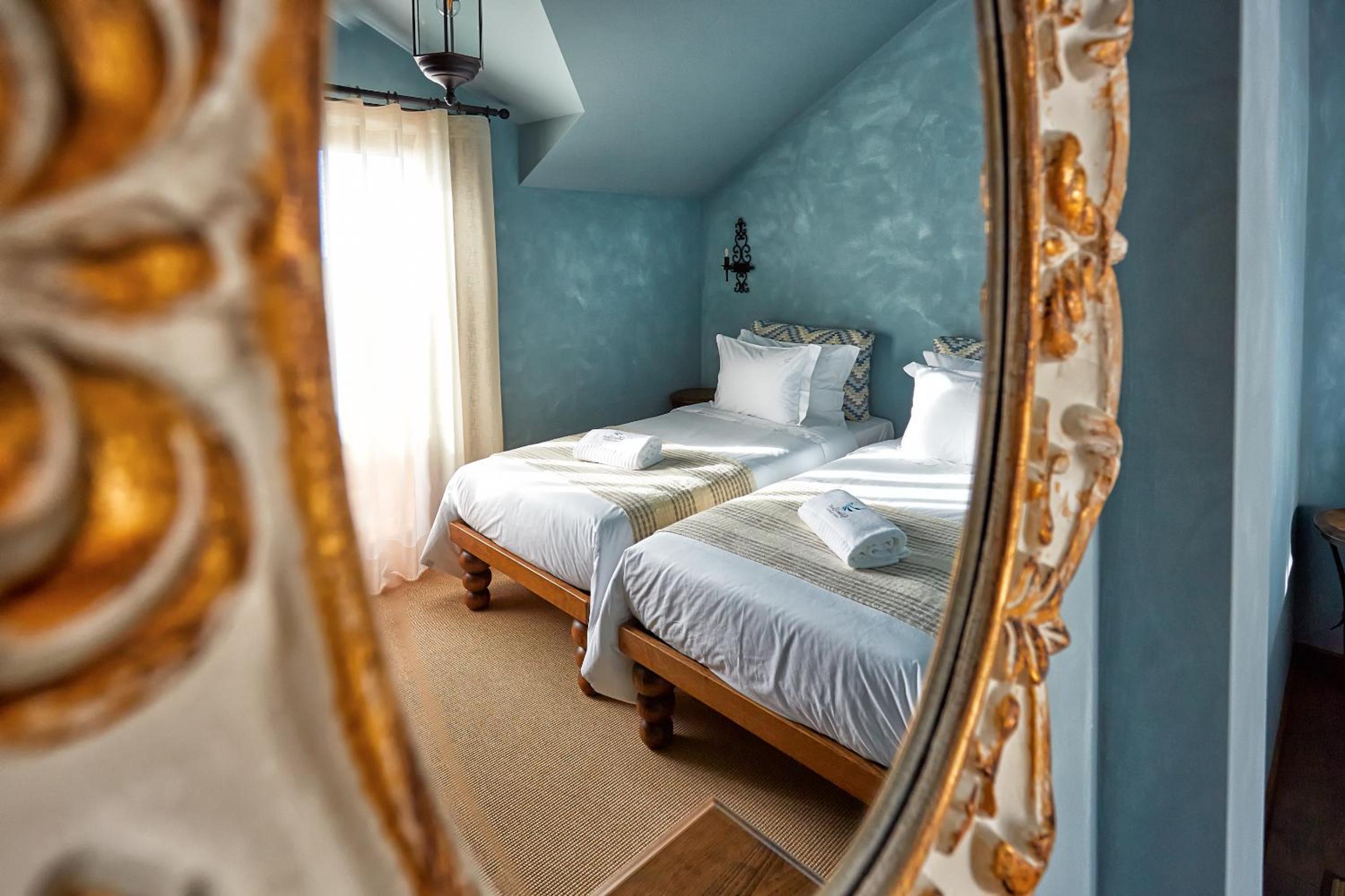 Twin Room with Balcony photo 3