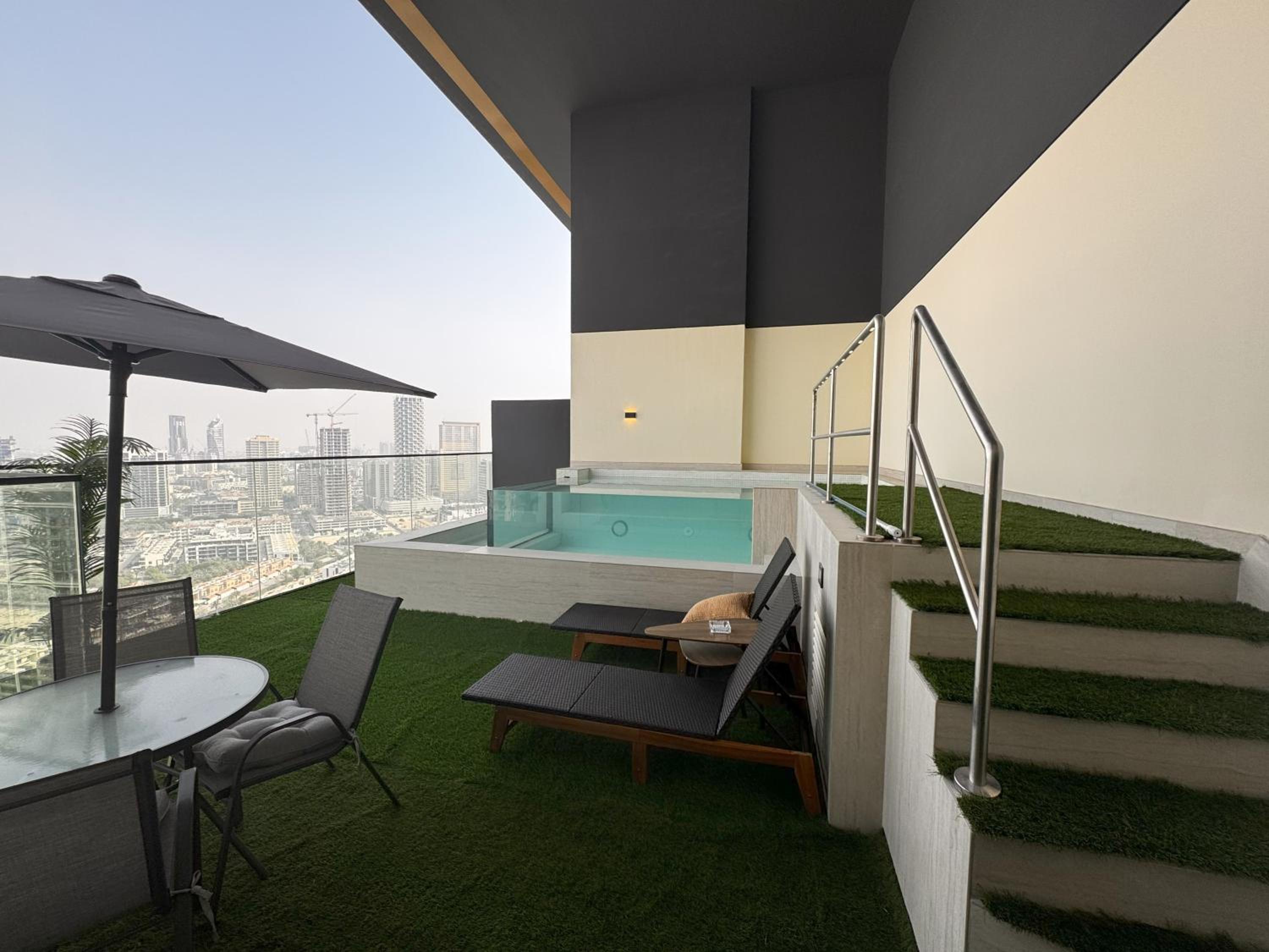 Two-Bedroom Apartment with Balcony and Terrace photo 2