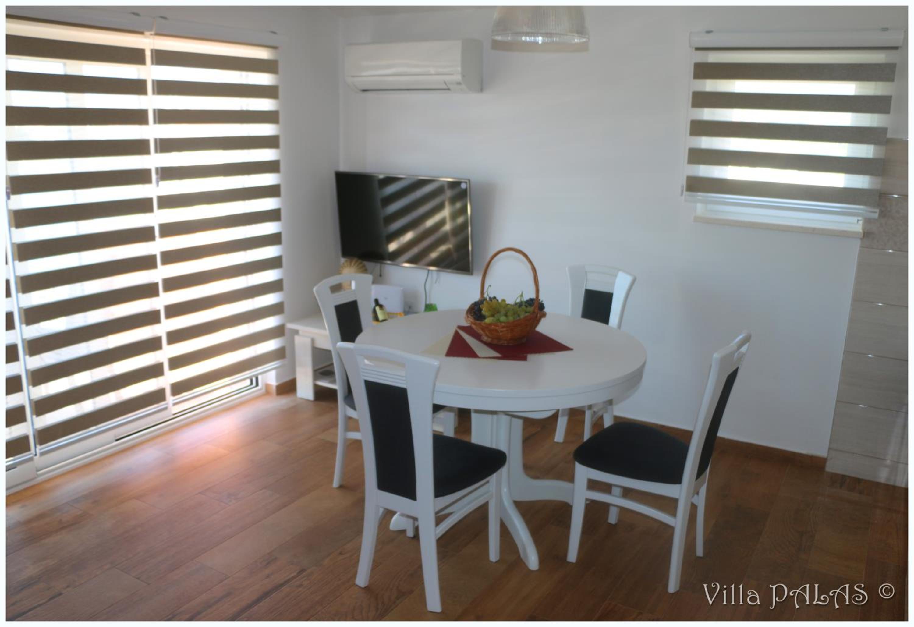Apartment with Sea View photo 2