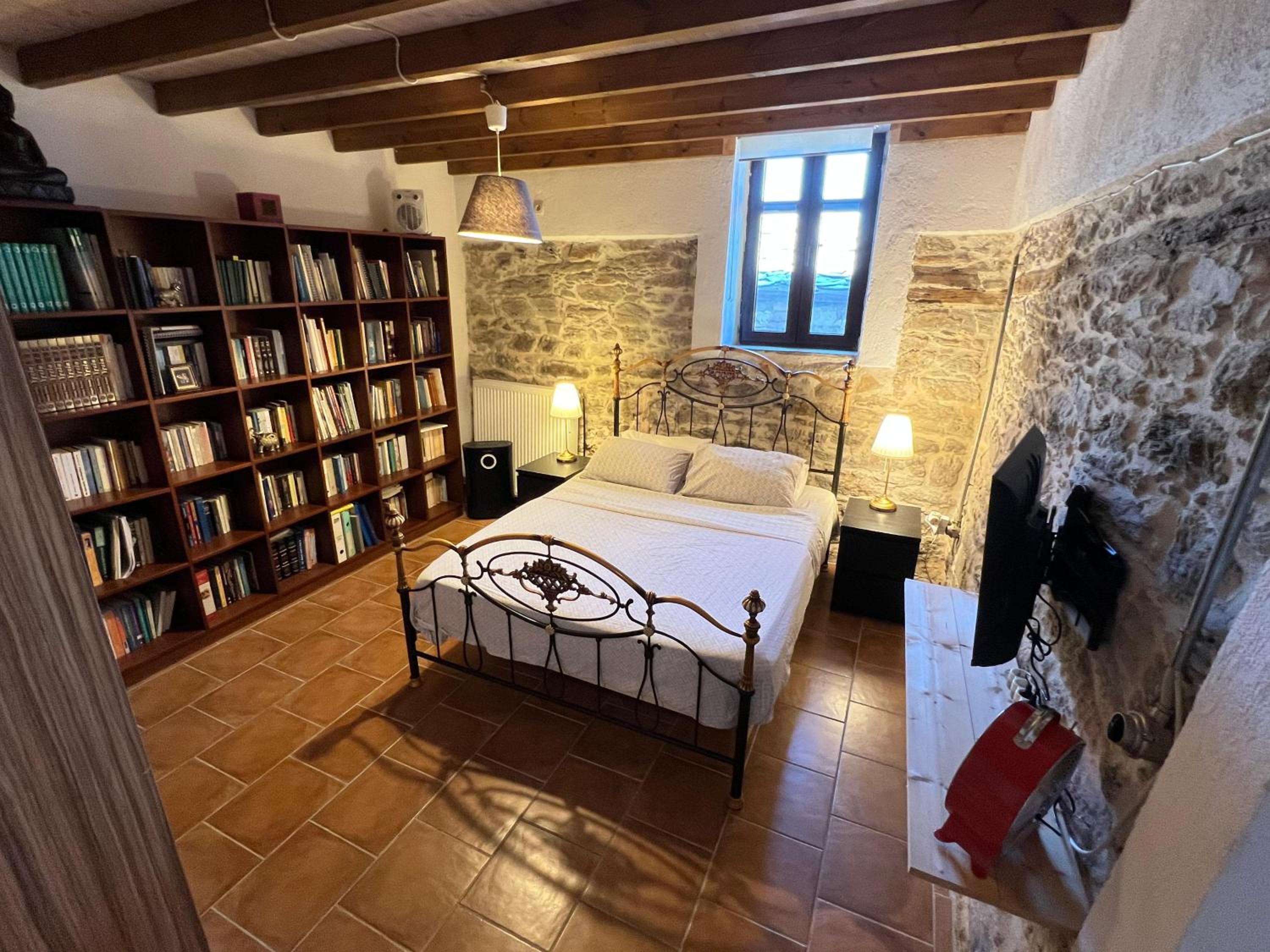 Deluxe King Room photo 2