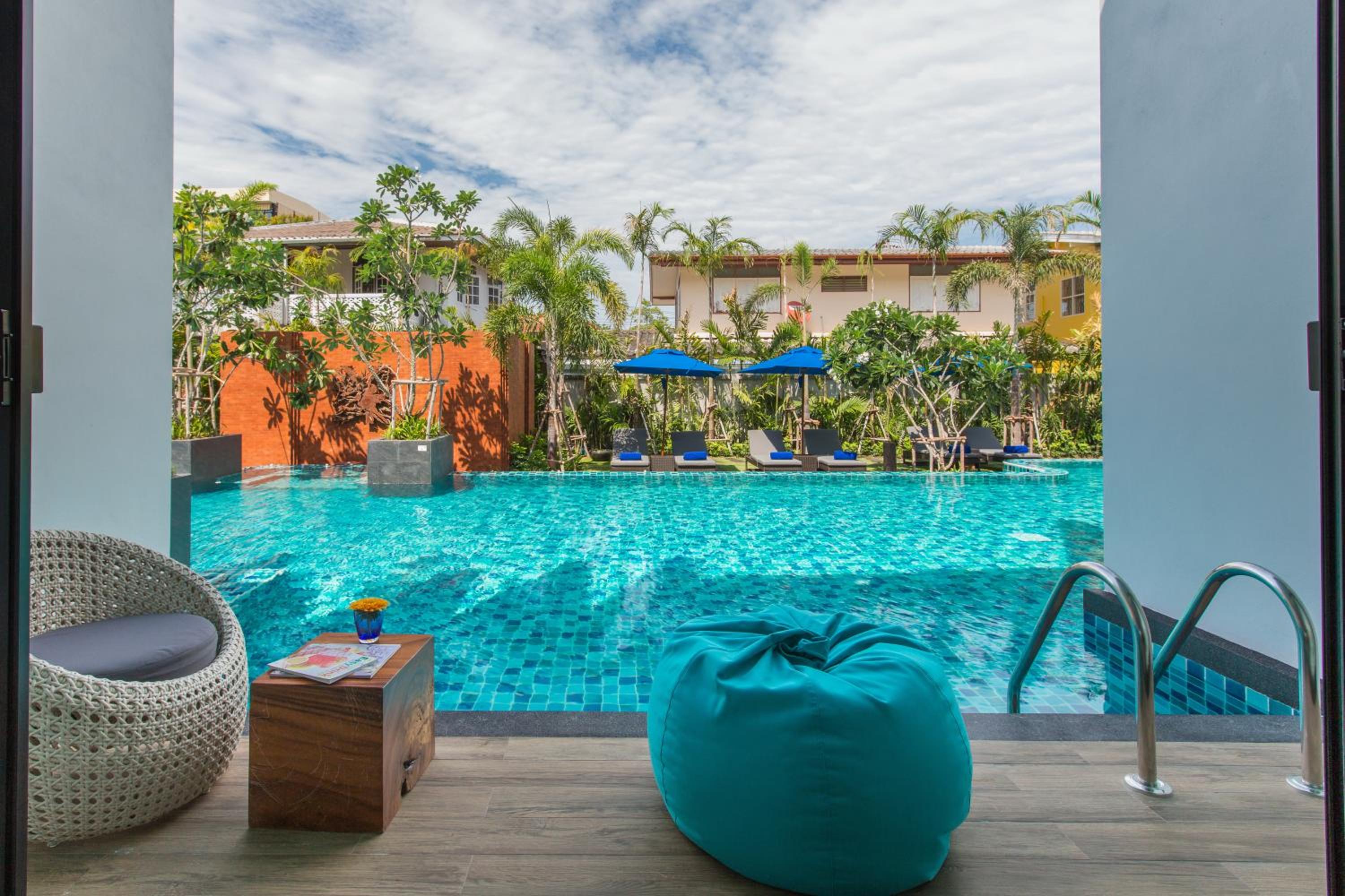 Pool Access Deluxe - Photo 5