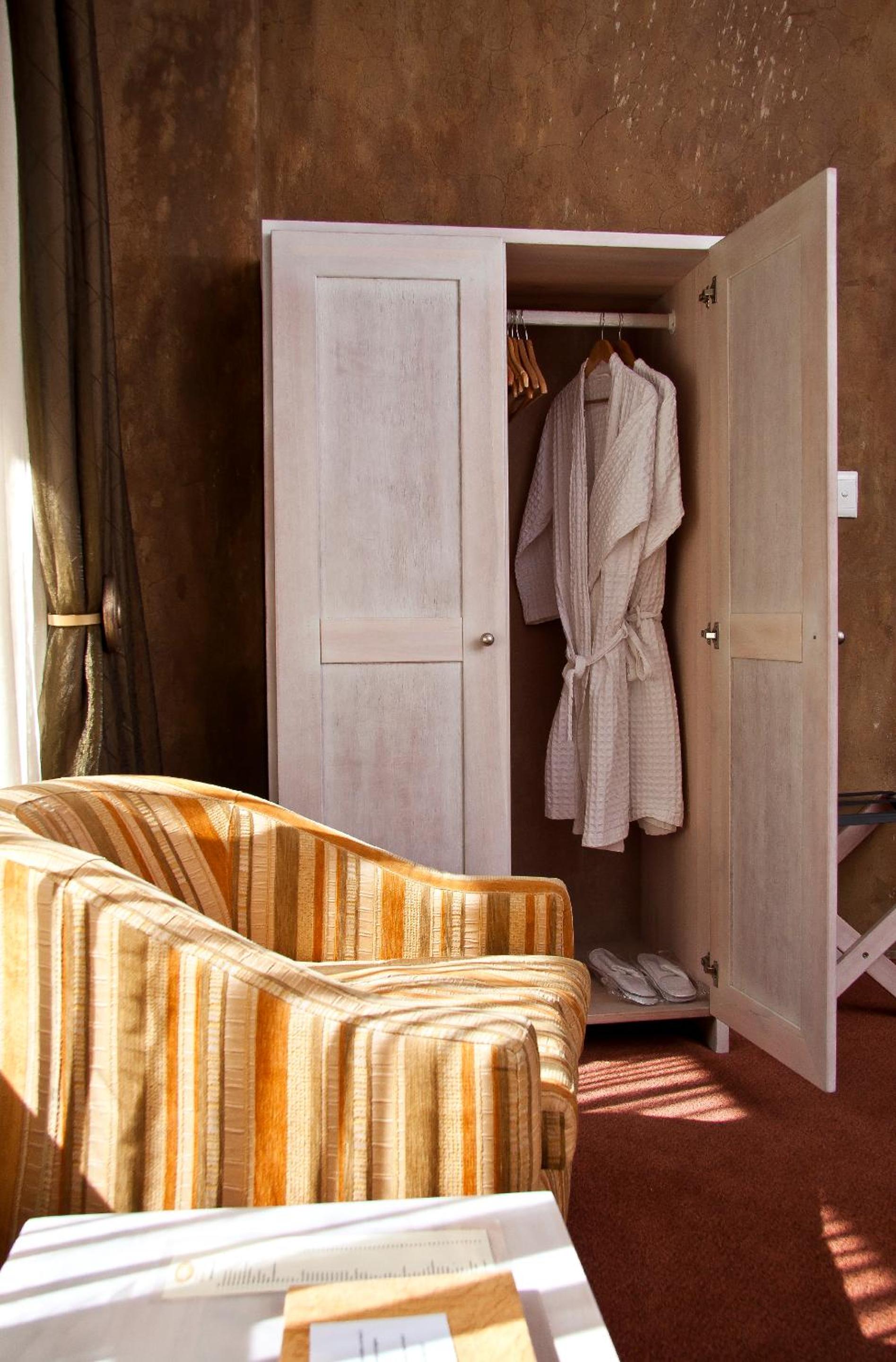 Luxury Suite photo 3