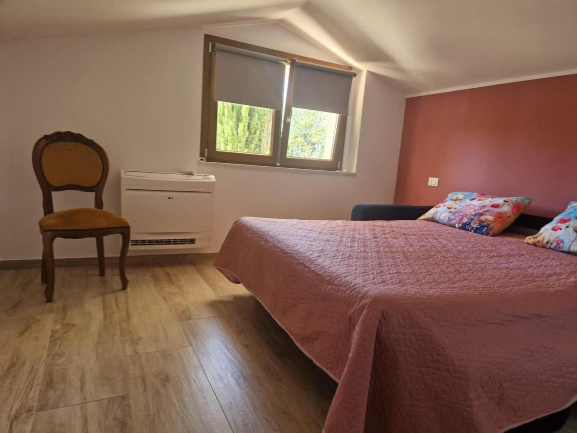 Budget Double Room photo 3