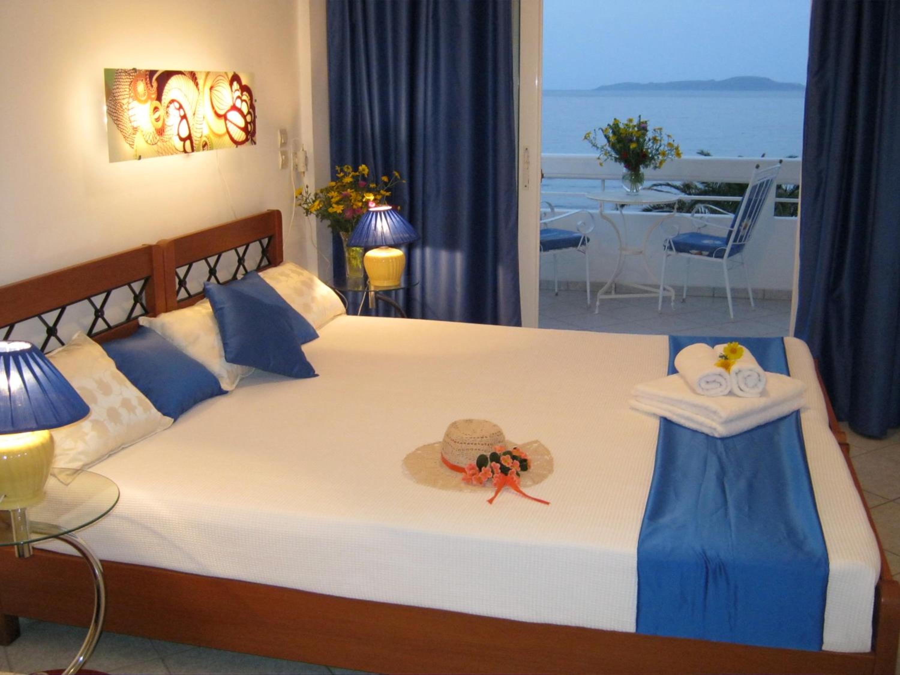 Twin Room with Sea View photo 3