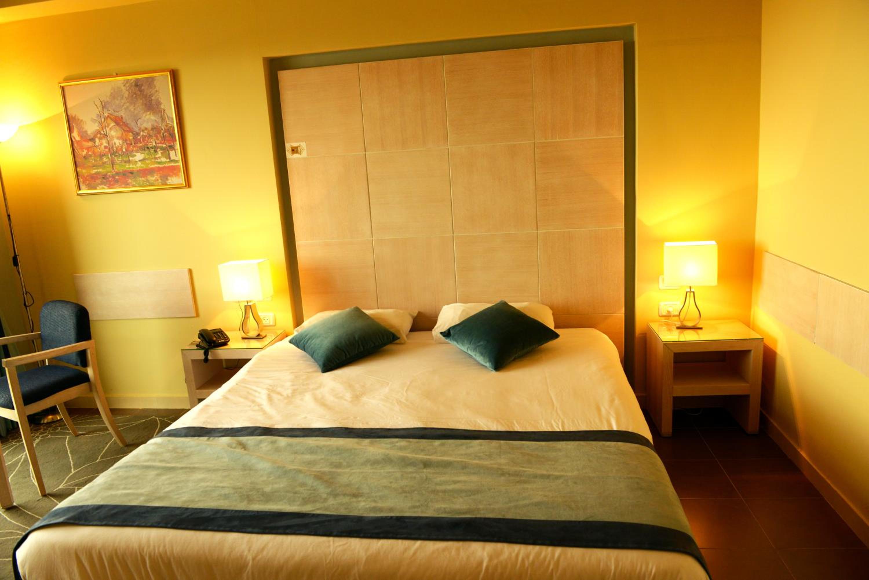 Standard Double Room - Photo 2