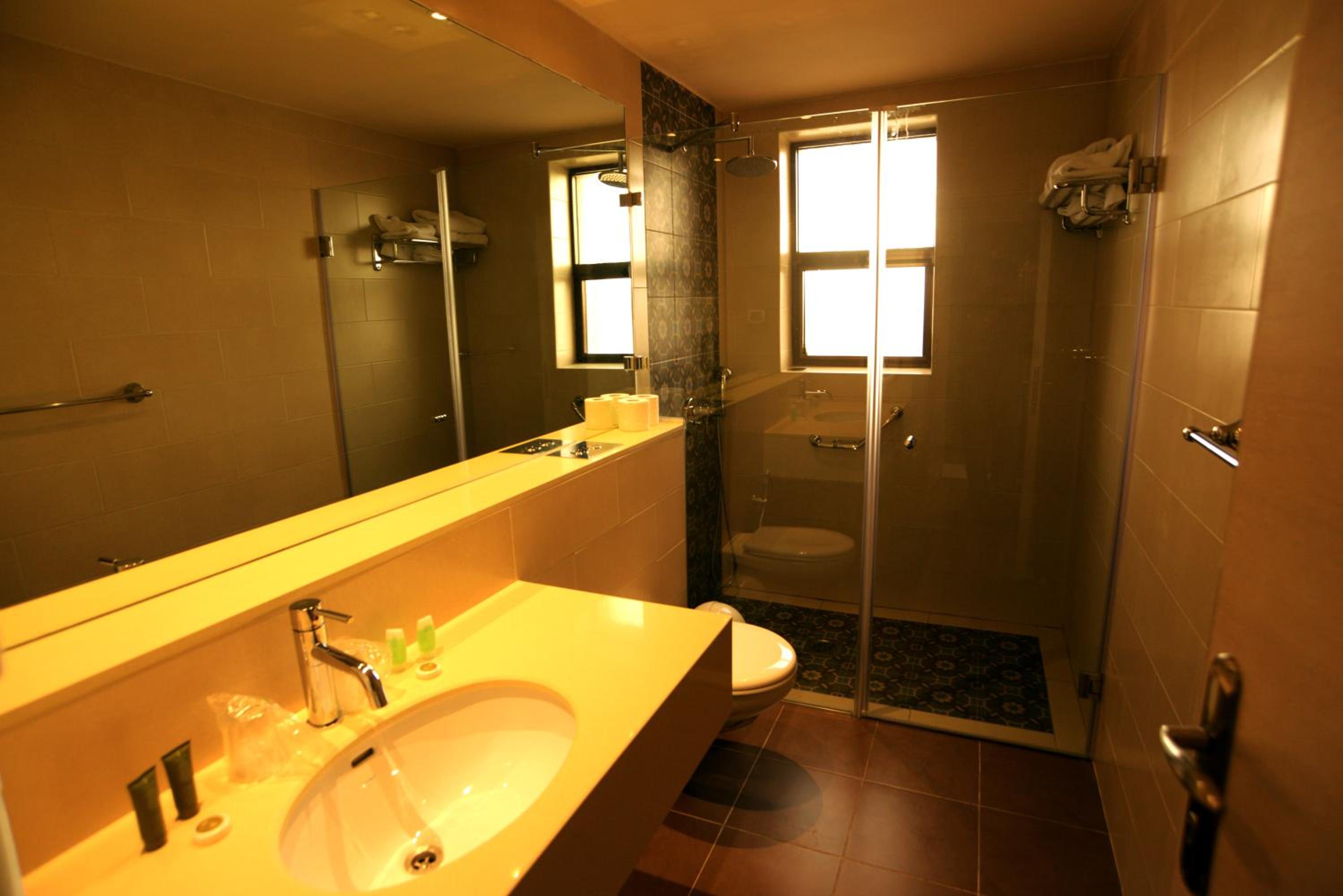 Standard Double Room - Photo 5