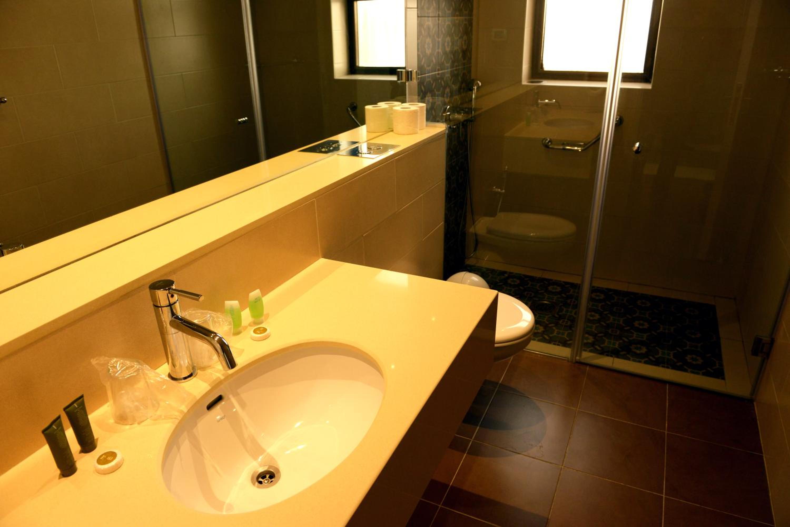 Standard Double Room - Photo 7