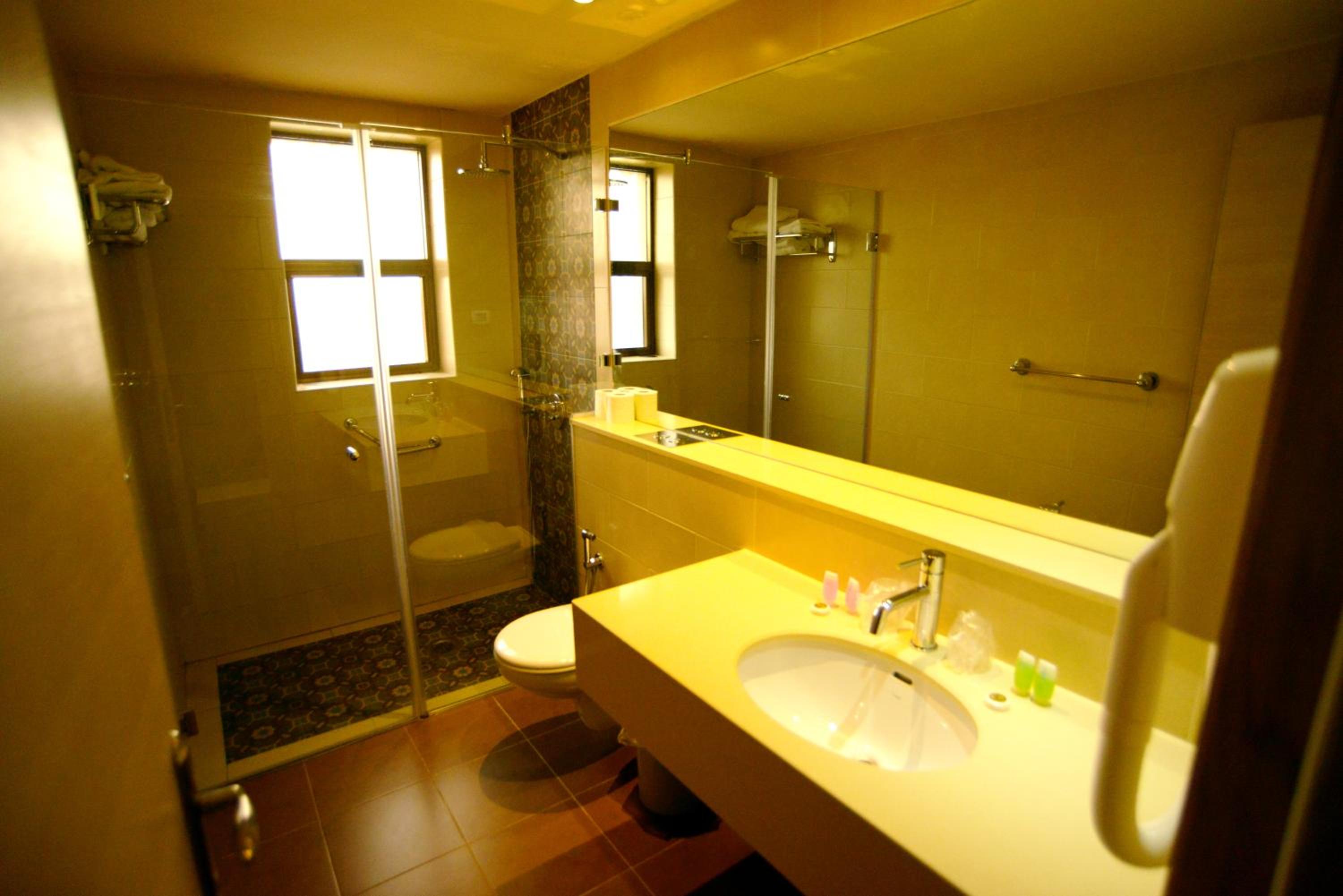 Standard Double Room - Photo 9